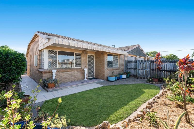 11 Andrew Street, Wynnum - Image 1