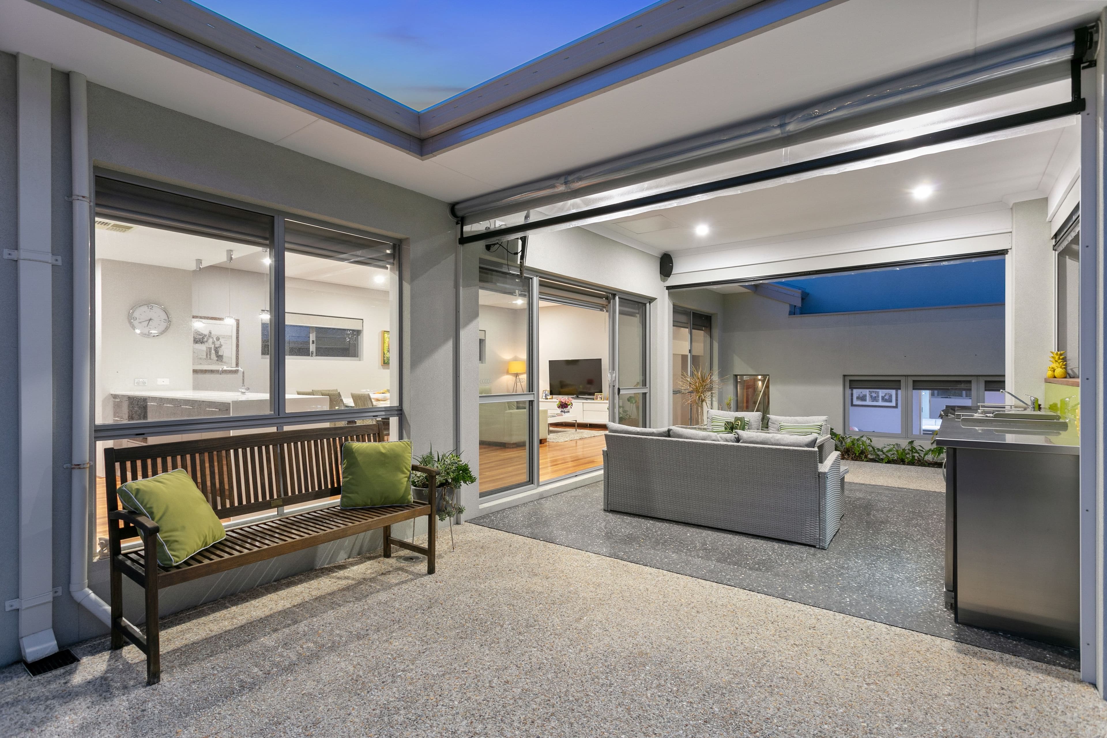 33 Harman Road, Sorrento WA 6020, Sorrento - Thumbnail 2