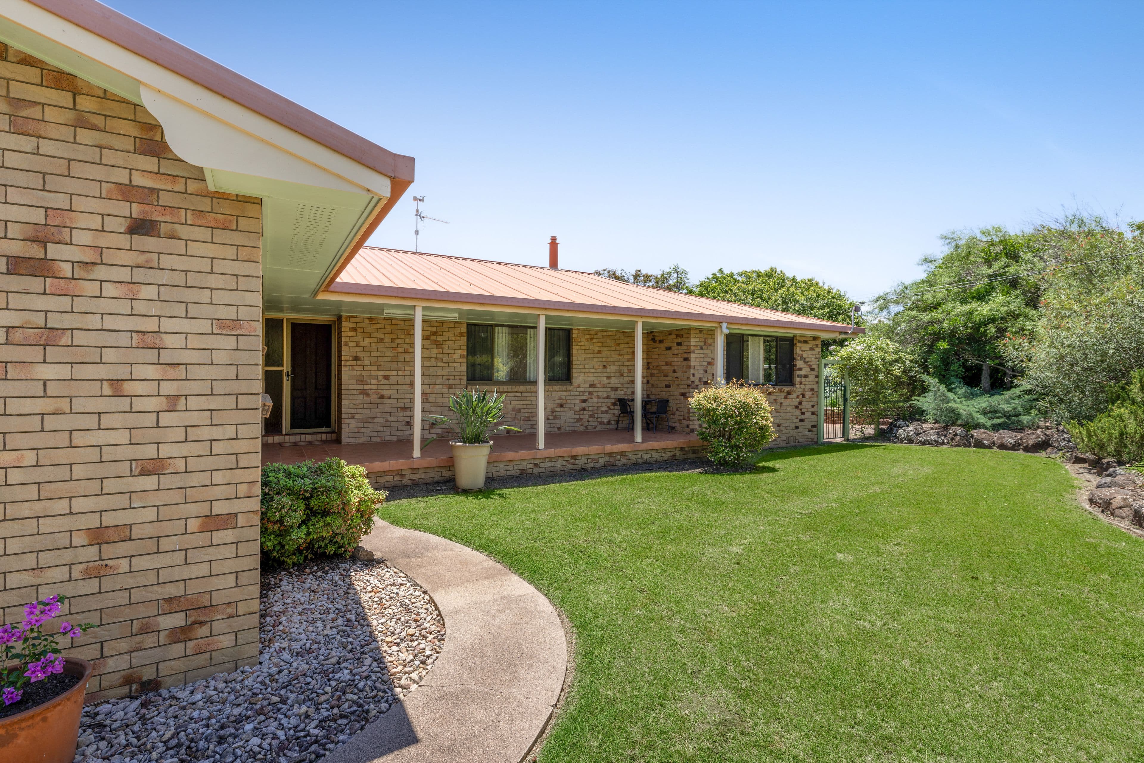 9 Glen Court, Glenvale QLD 4350, Glenvale - Image 1