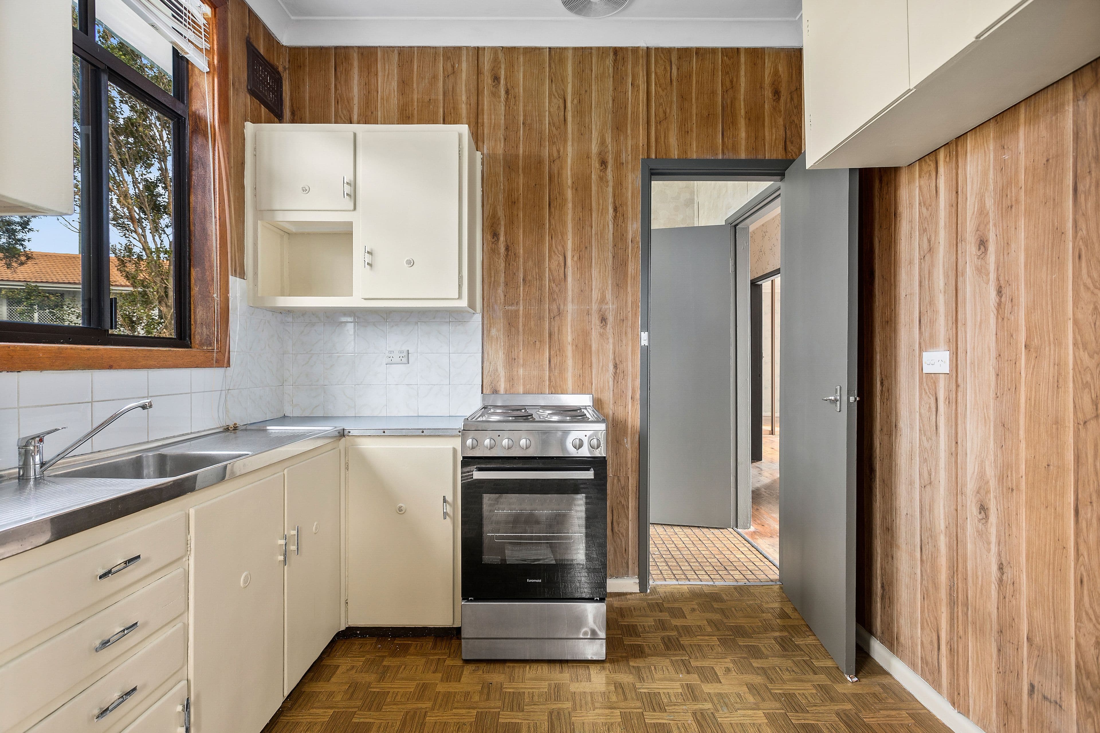 63 Essex Street, Berkeley NSW 2506, Berkeley - Thumbnail 3