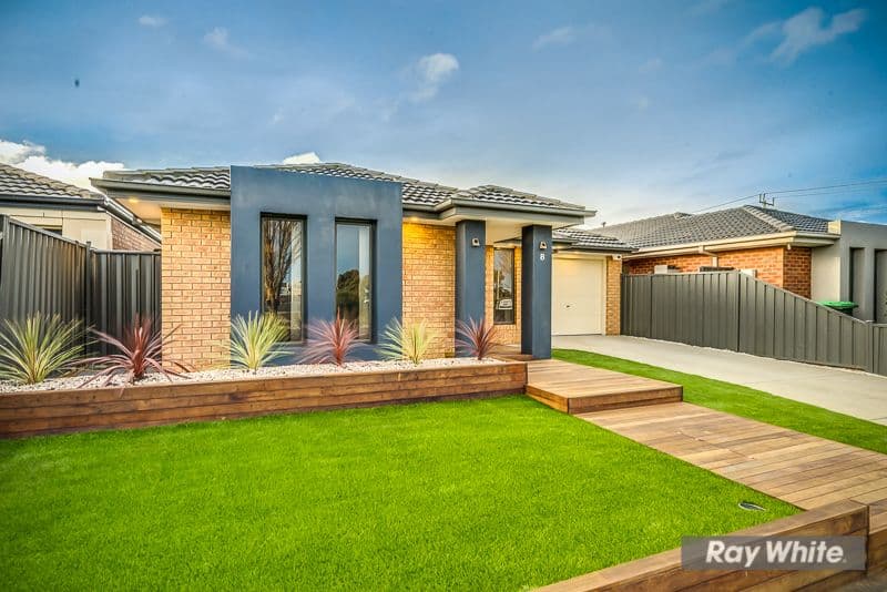 8 JAMES COOK Drive, Truganina VIC 3029, Truganina - Thumbnail 2