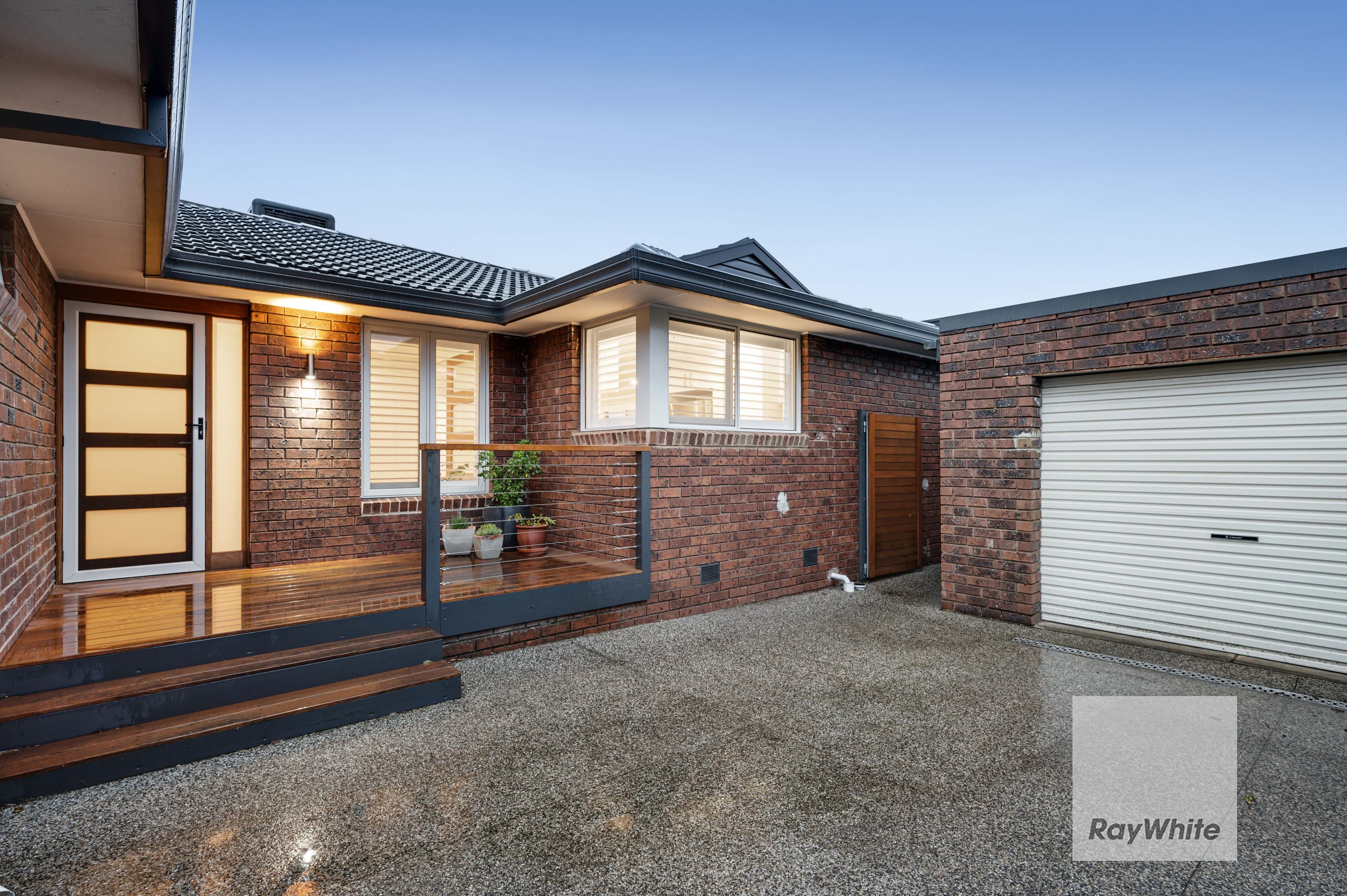 16 Katrina Drive, Gladstone Park VIC 3043, Gladstone Park - Thumbnail 2