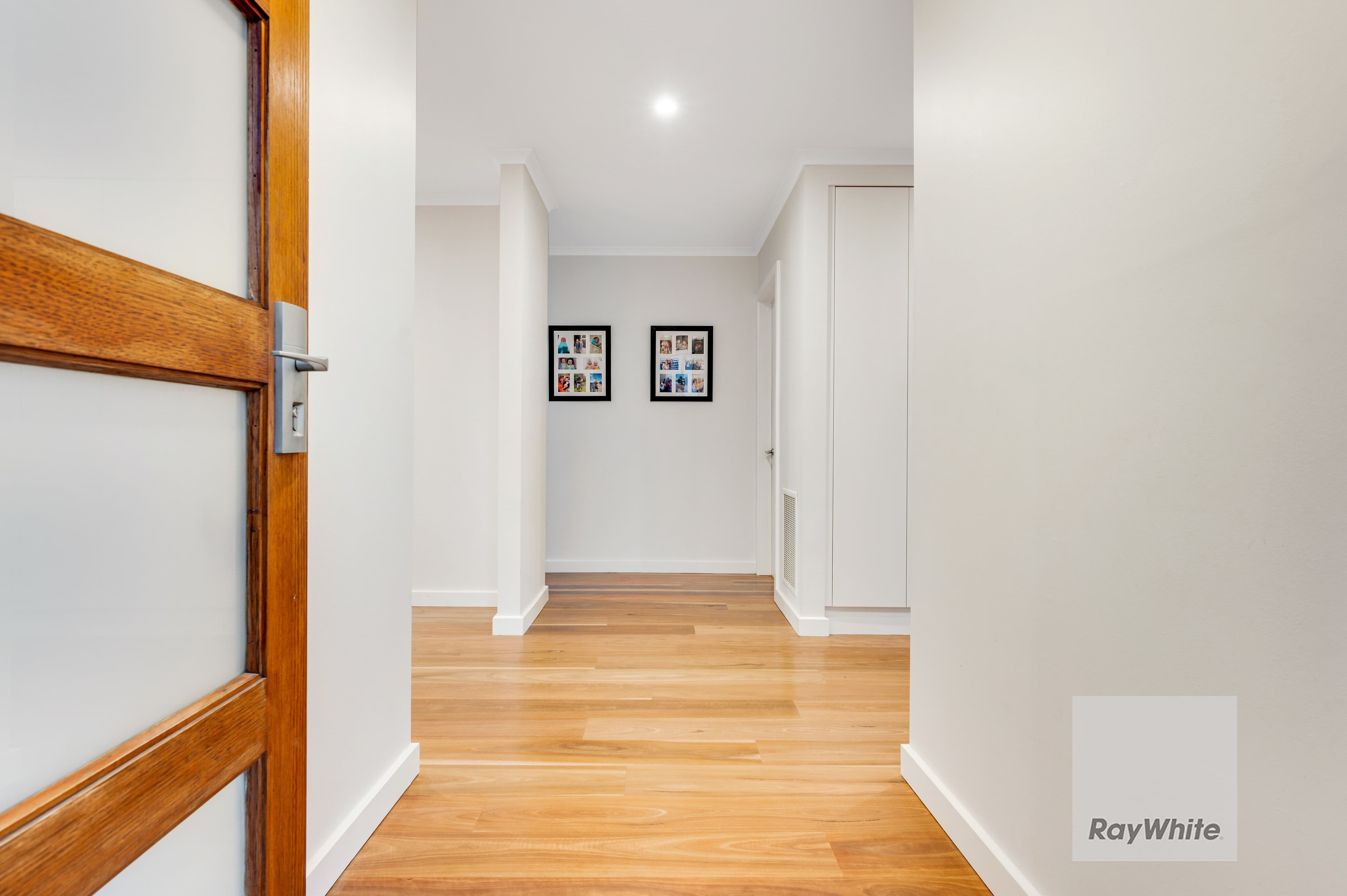 16 Katrina Drive, Gladstone Park VIC 3043, Gladstone Park - Thumbnail 3