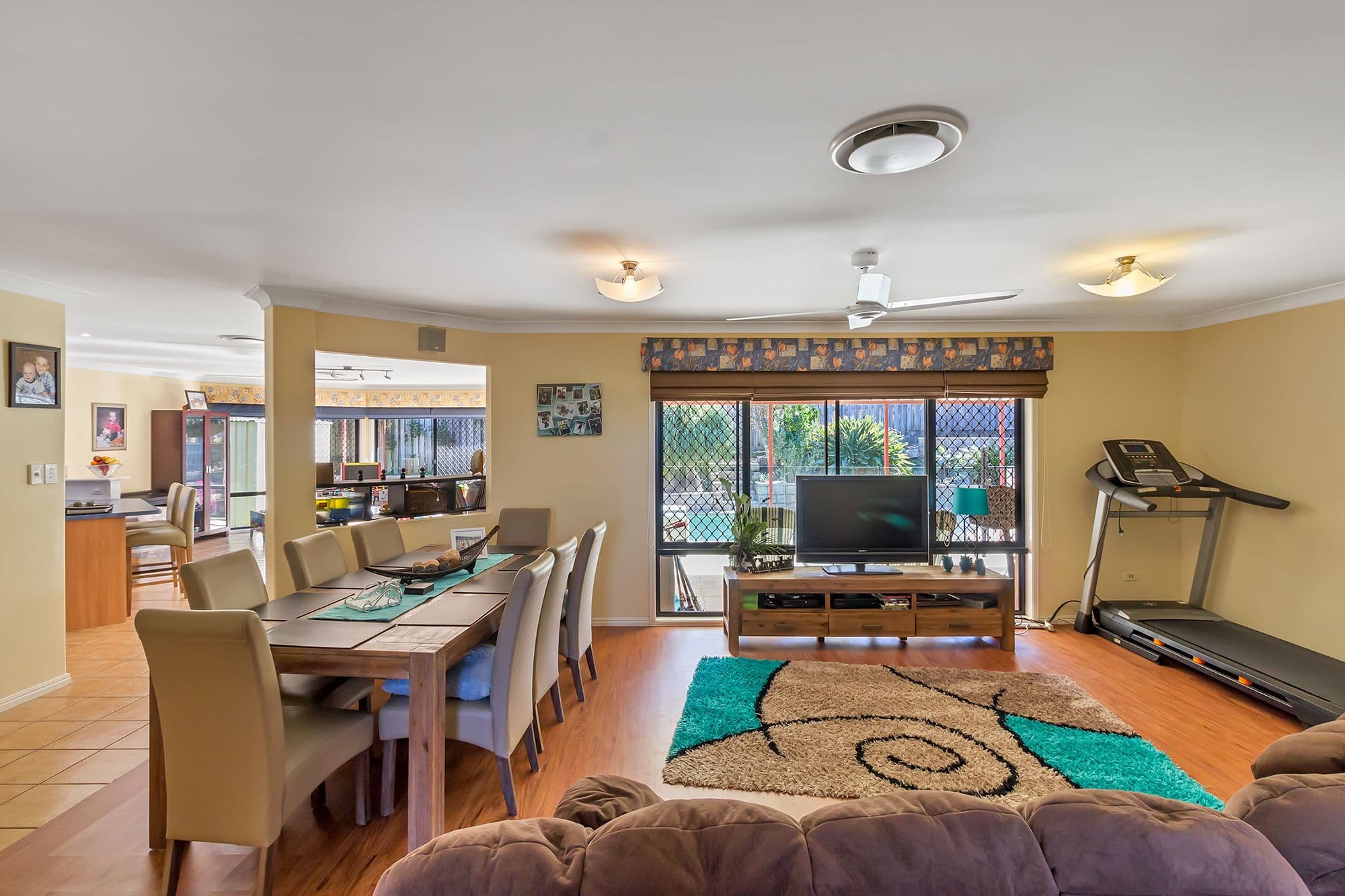8 Henderson Rise, Pacific Pines QLD 4211, Pacific Pines - Thumbnail 3