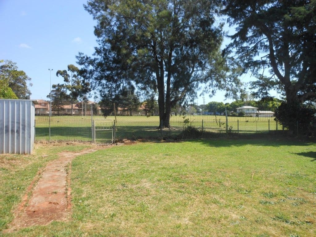 13 Rosina Street, NEWTOWN QLD 4350, Newtown - Thumbnail 3