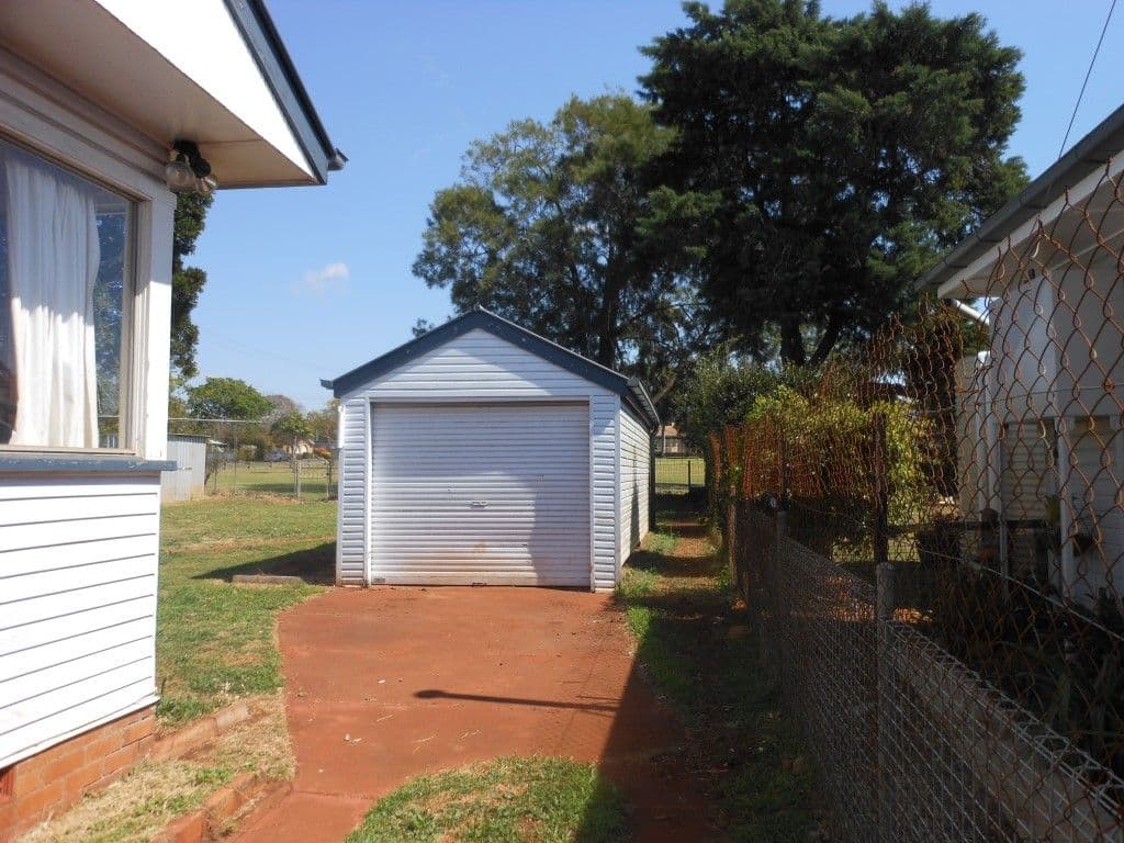 13 Rosina Street, NEWTOWN QLD 4350, Newtown - Thumbnail 4