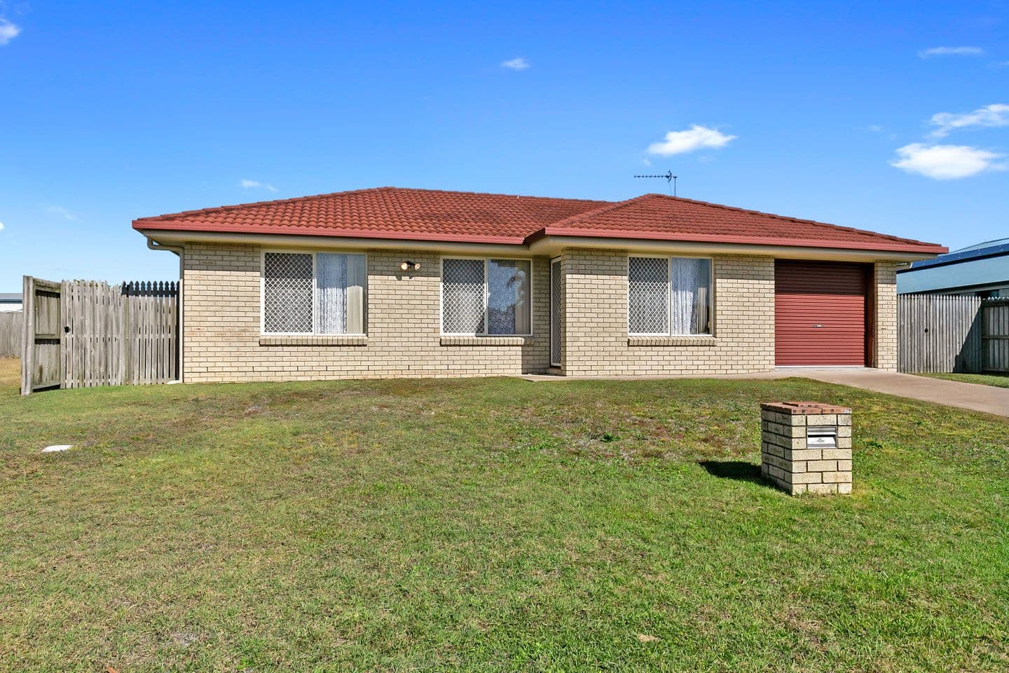 10 Elliot Court, Eli Waters QLD 4655, Eli Waters - Image 1