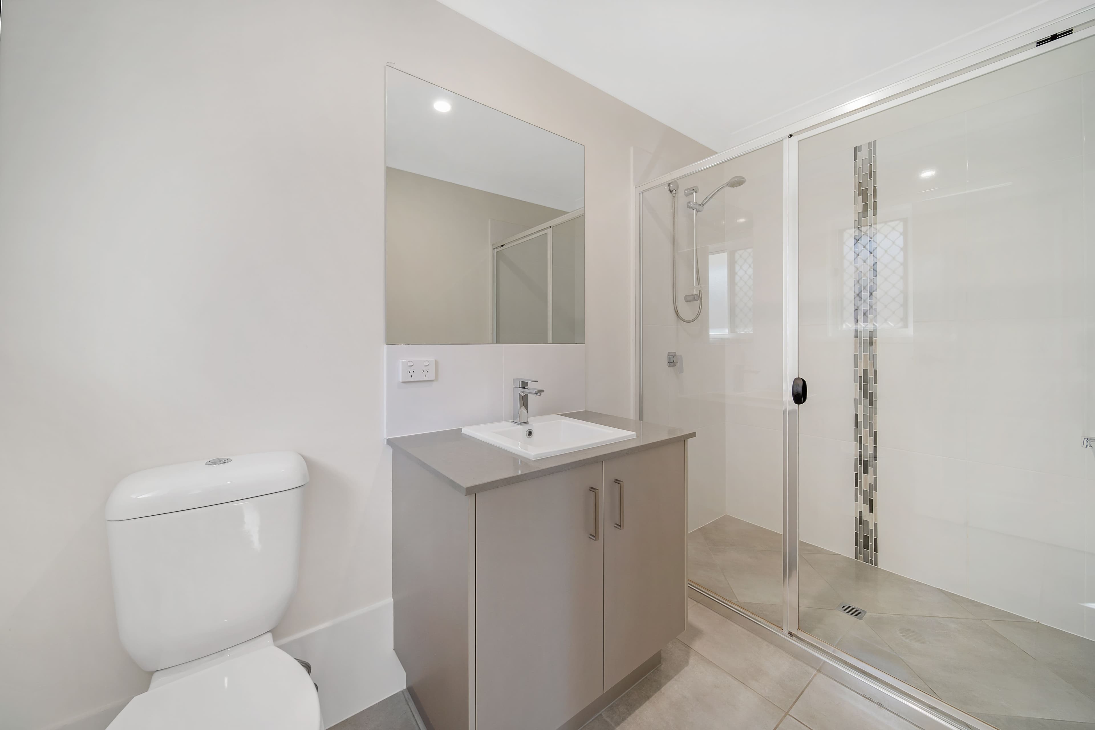 38 Hill End Avenue, Hillcrest QLD 4118, Hillcrest - Thumbnail 6