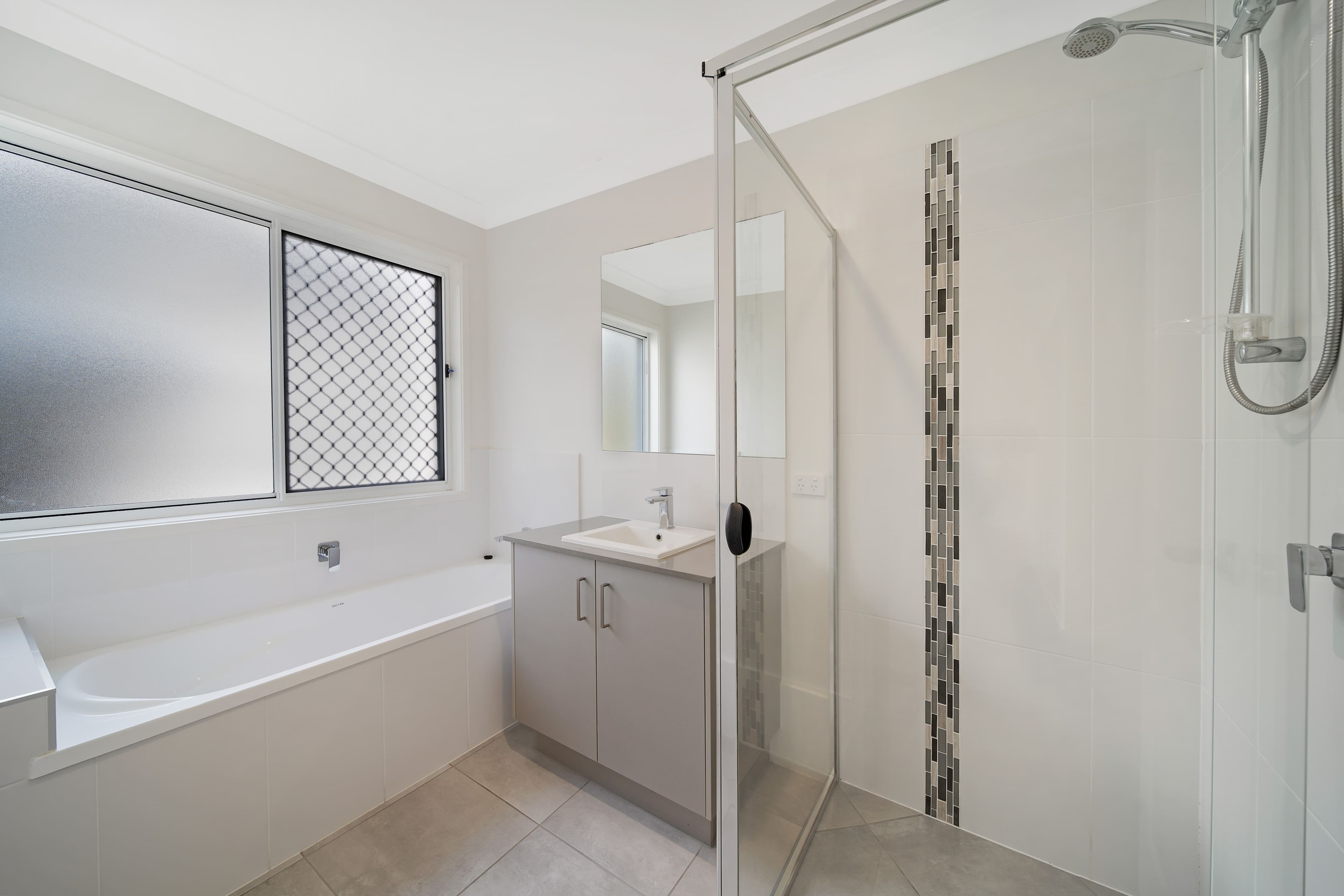 38 Hill End Avenue, Hillcrest QLD 4118, Hillcrest - Thumbnail 7