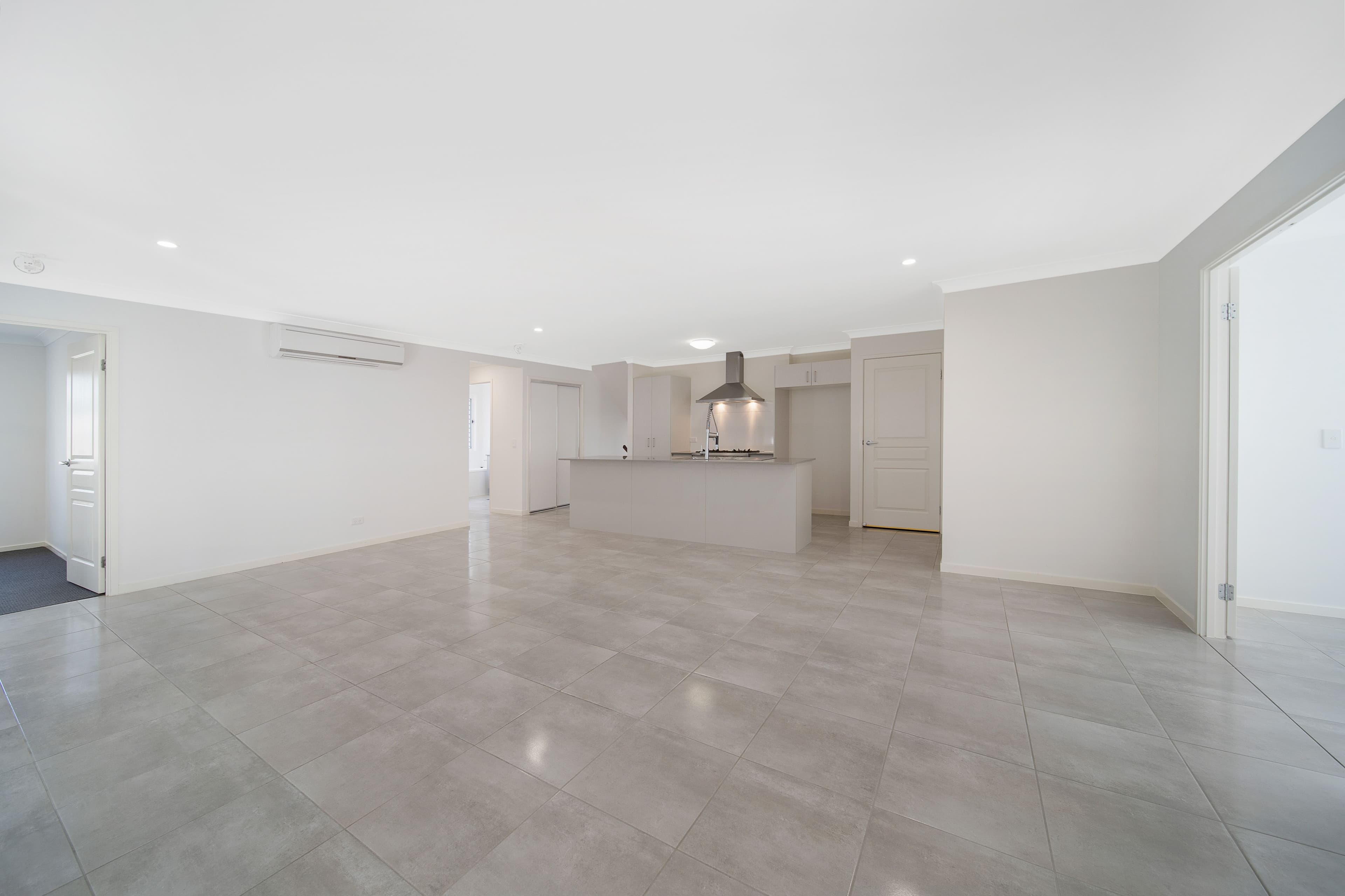 38 Hill End Avenue, Hillcrest QLD 4118, Hillcrest - Thumbnail 8
