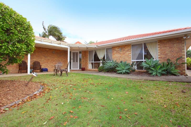 12  Bon Aire Court, CLEAR ISLAND WATERS QLD 4226, Clear Island Waters - Thumbnail 3