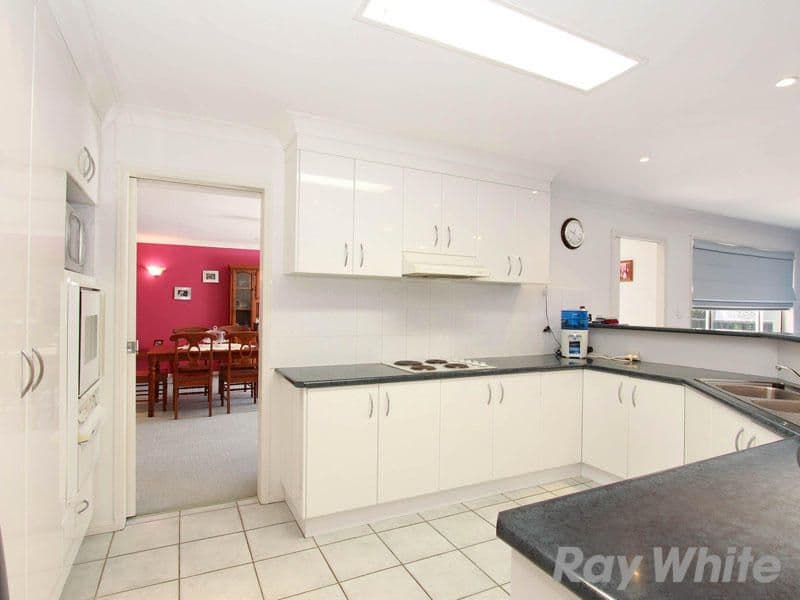 33 Halleys Court, BRIDGEMAN DOWNS QLD 4035, Bridgeman Downs - Thumbnail 5