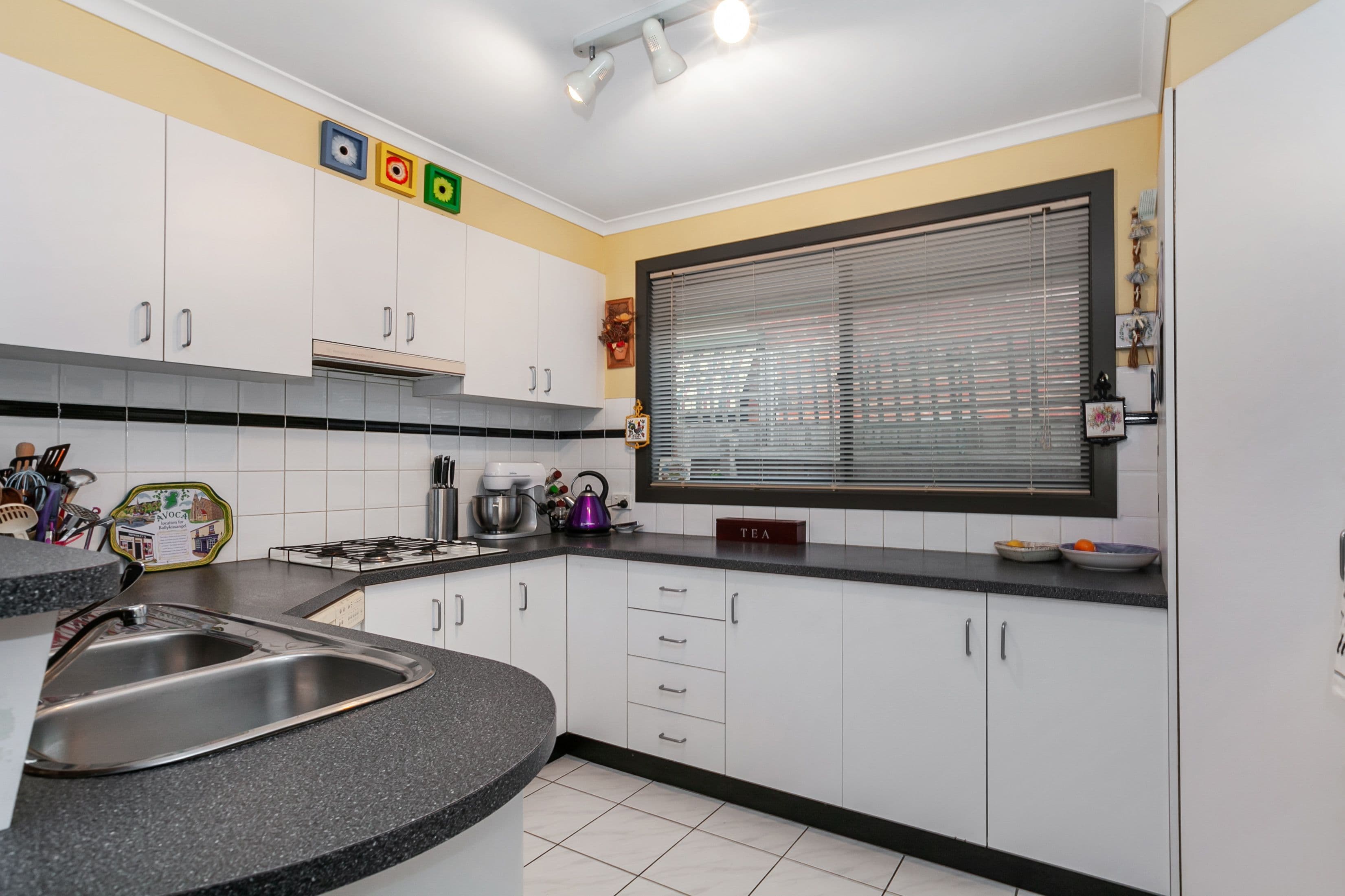 22 Manna Gum Walk, South Morang VIC 3752, South Morang - Thumbnail 3