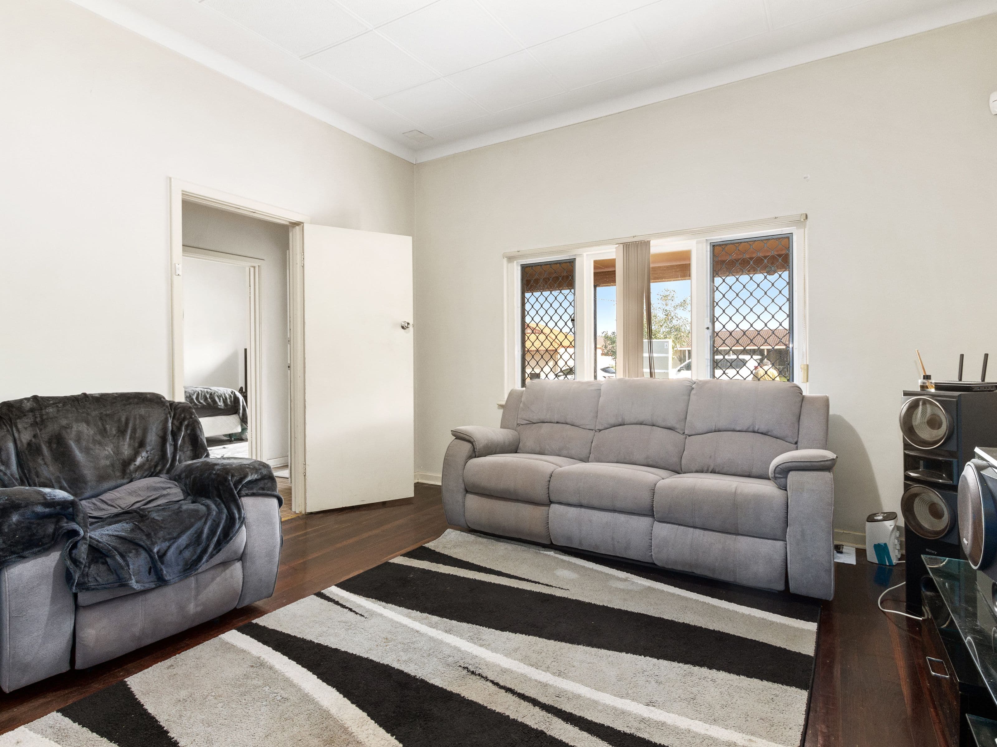 4 Henry Street, East Cannington WA 6107, East Cannington - Thumbnail 3