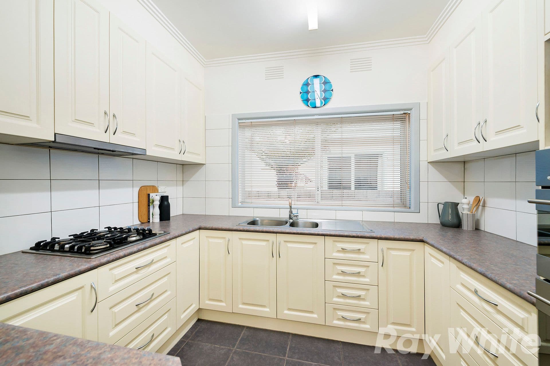 8 Evesham Road, Cheltenham VIC 3192, Cheltenham - Thumbnail 6