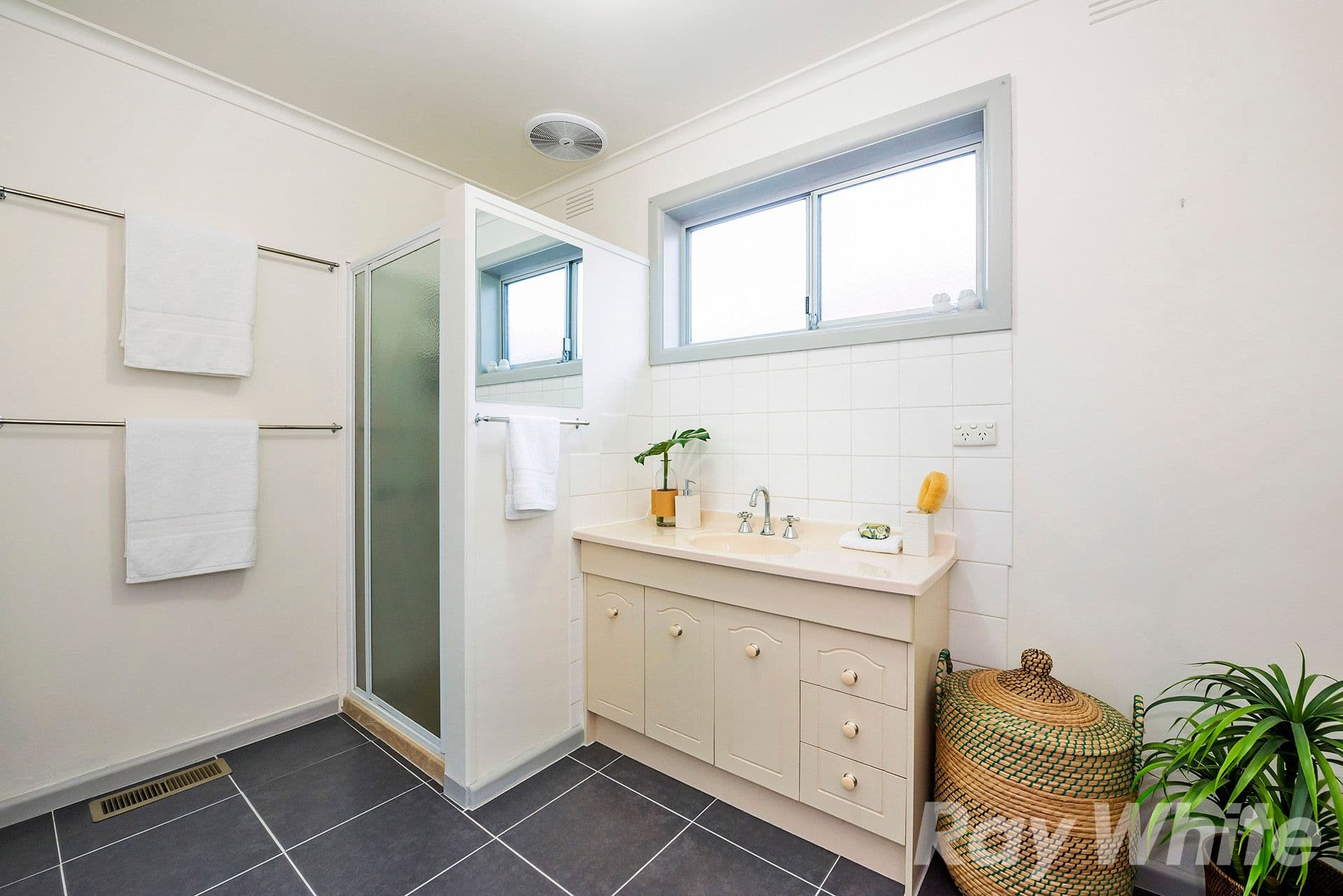 8 Evesham Road, Cheltenham VIC 3192, Cheltenham - Thumbnail 7