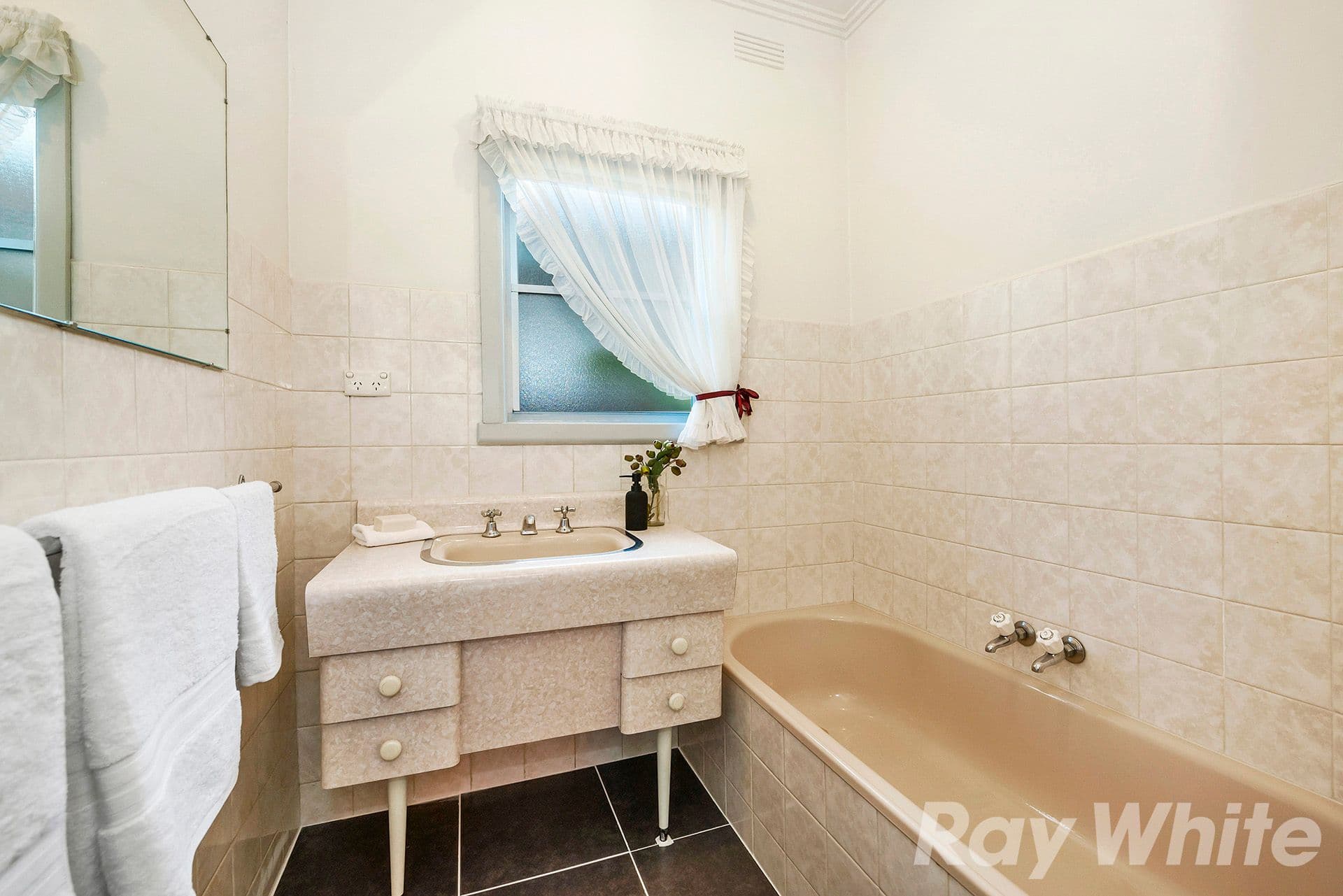 8 Evesham Road, Cheltenham VIC 3192, Cheltenham - Thumbnail 8