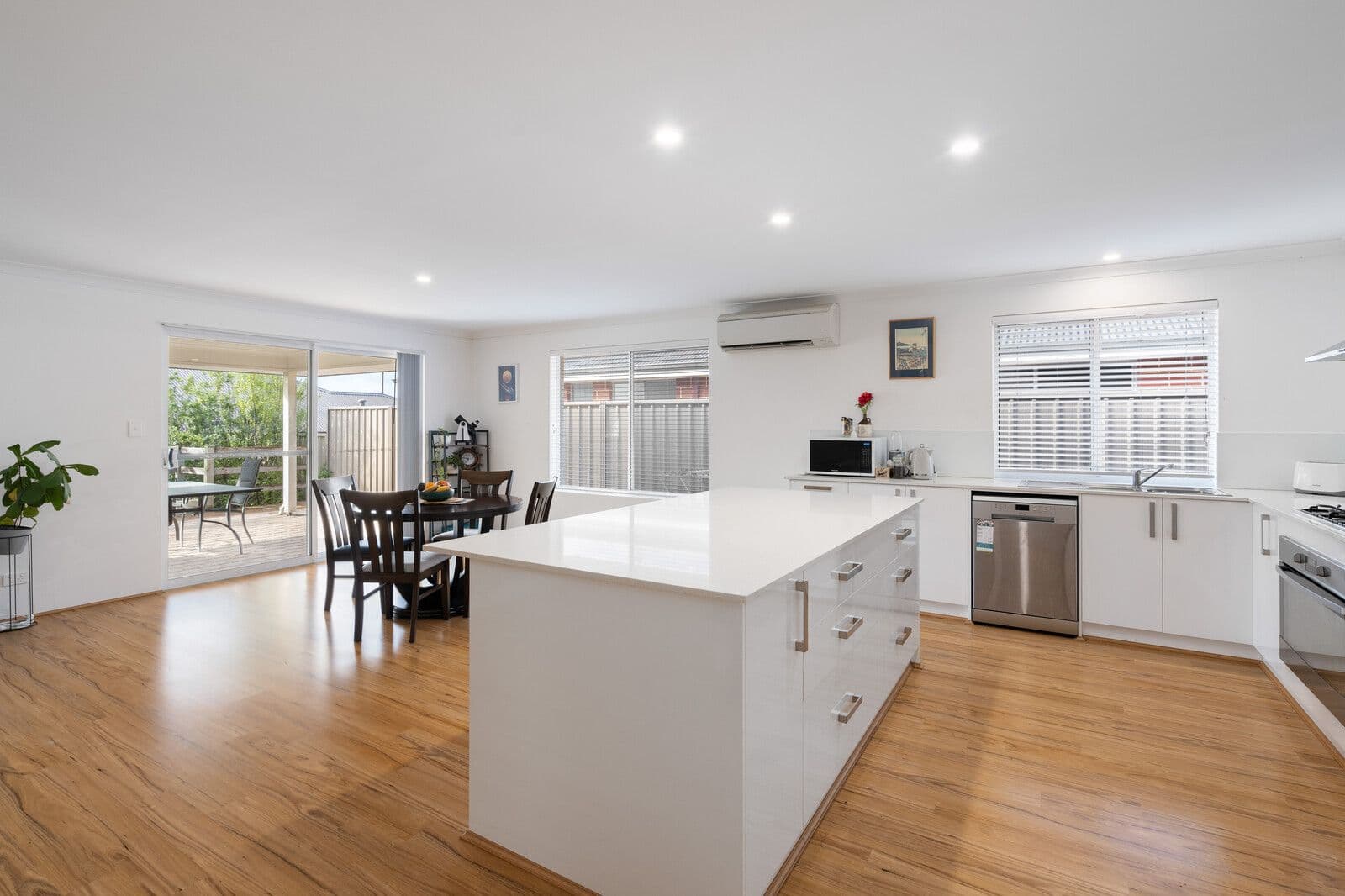 13 Tipuana Terrace, Margaret River WA 6285, Margaret River - Thumbnail 3