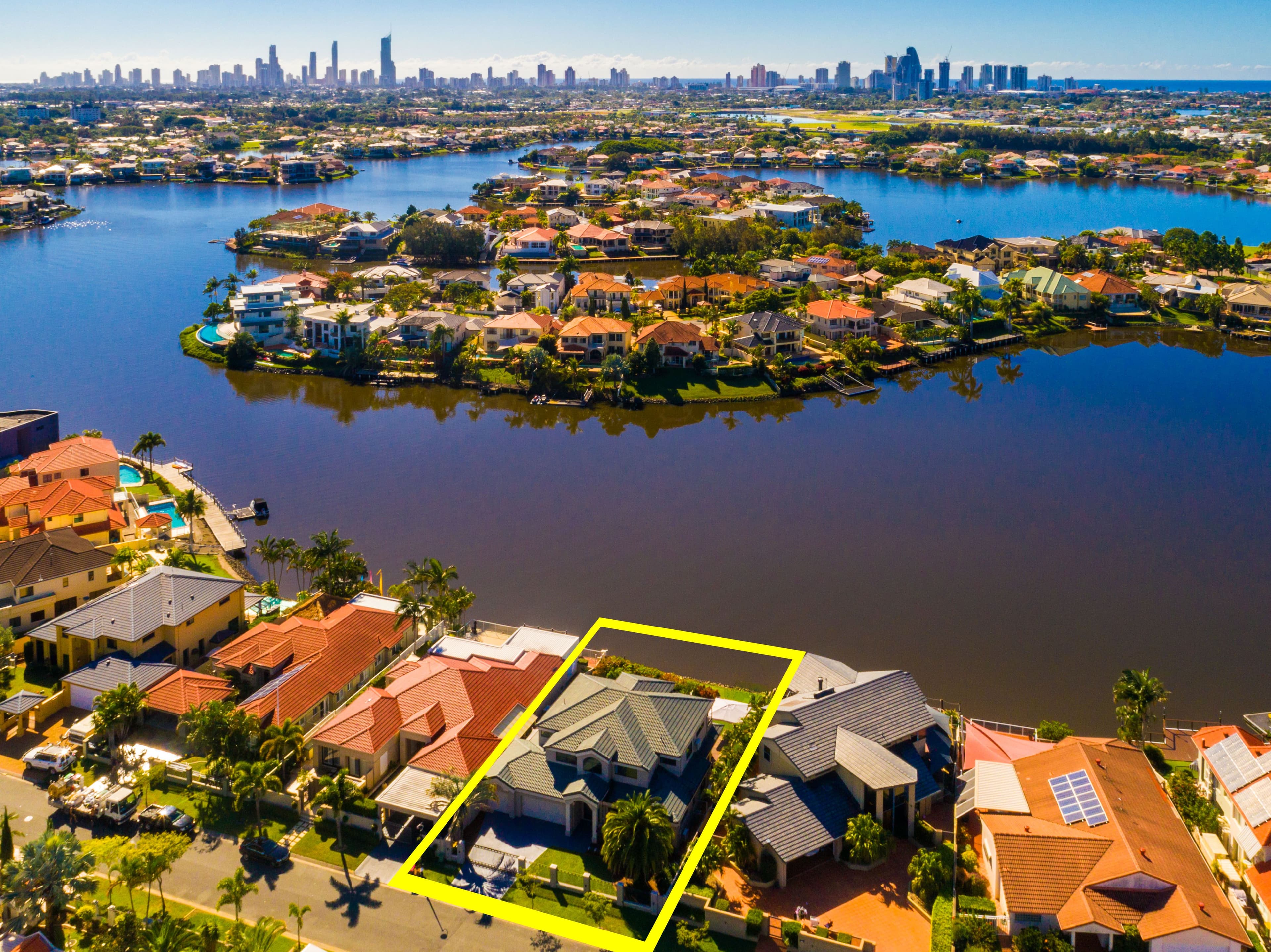 16 Bollard Circuit, Clear Island Waters QLD 4226, Clear Island Waters - Thumbnail 2
