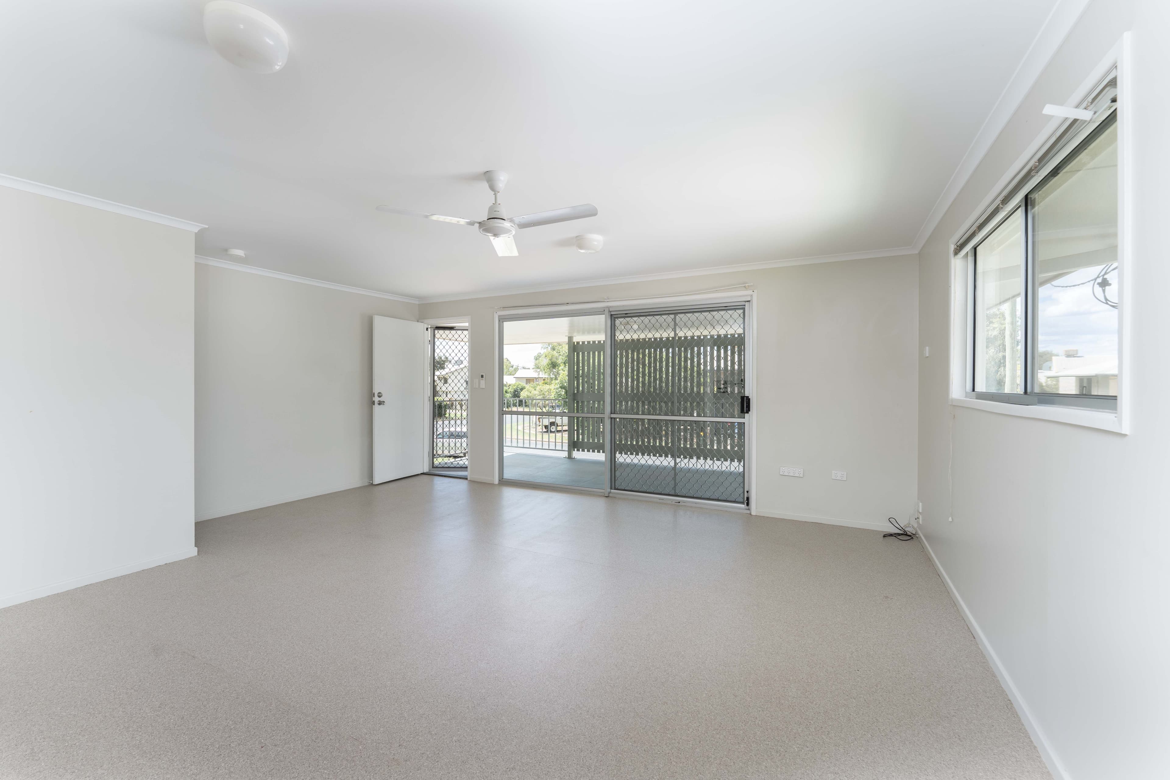 16 Bonython Drive, Emerald QLD 4720, Emerald - Thumbnail 2