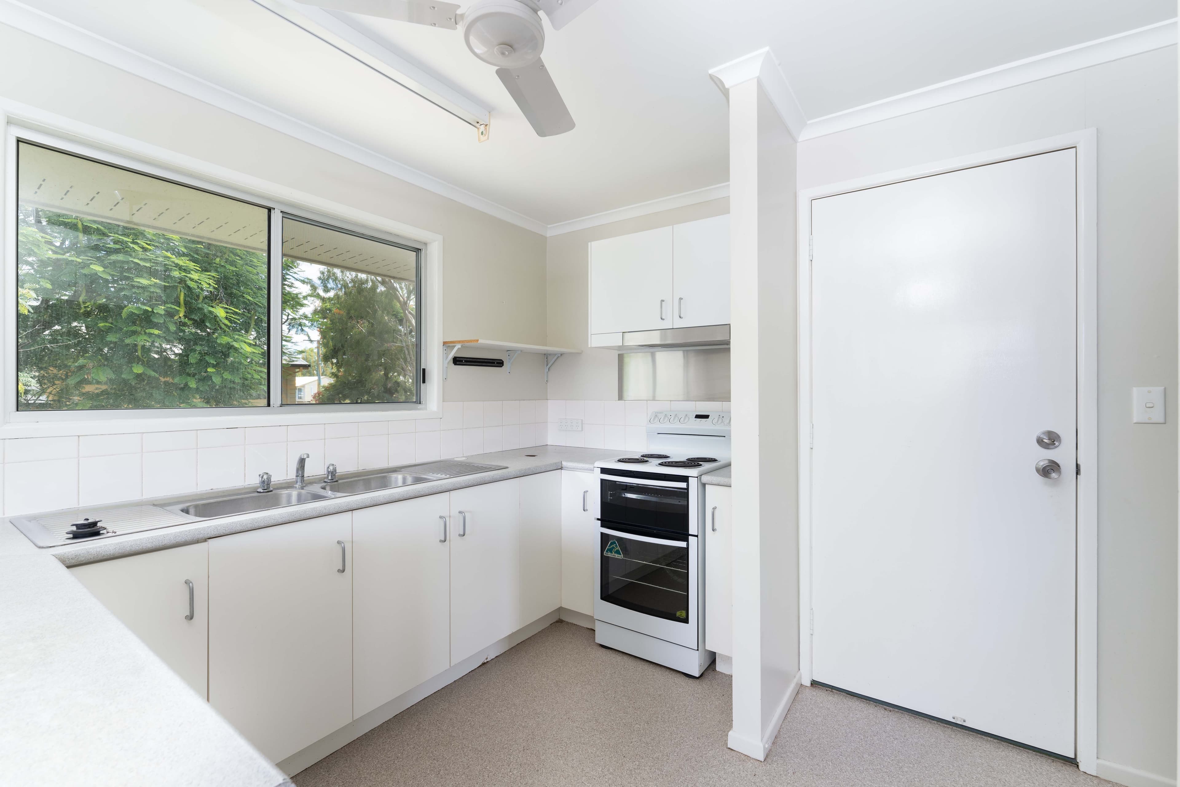 16 Bonython Drive, Emerald QLD 4720, Emerald - Thumbnail 5