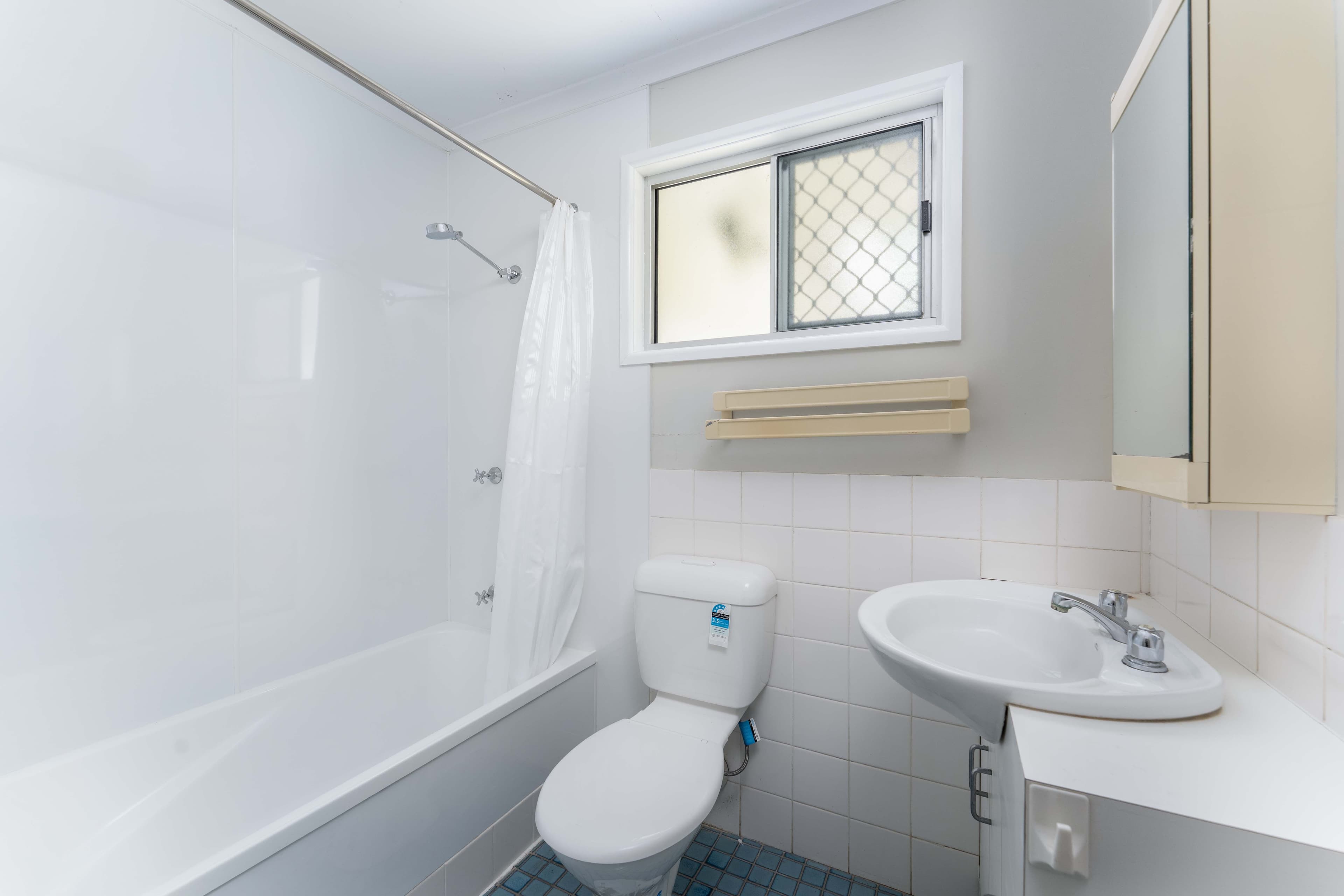 16 Bonython Drive, Emerald QLD 4720, Emerald - Thumbnail 8