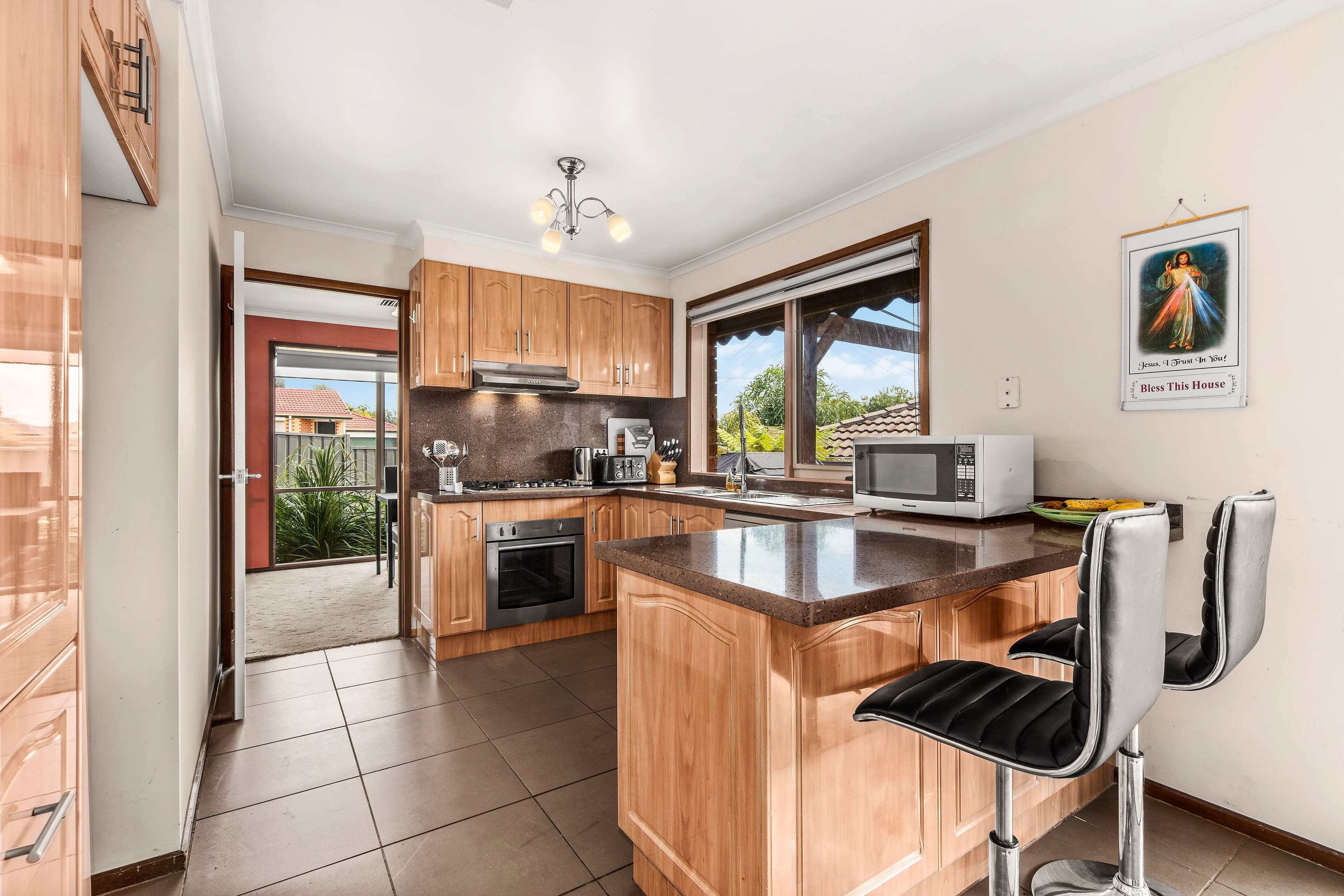 8 Teralba Close, Mill Park VIC 3082, Mill Park - Thumbnail 2