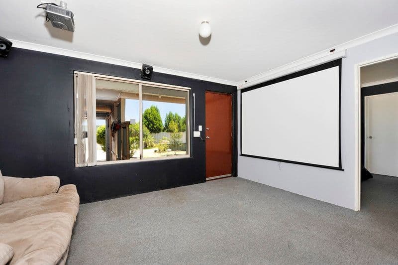 21 Solander Close, WAIKIKI WA 6169, Waikiki - Thumbnail 2