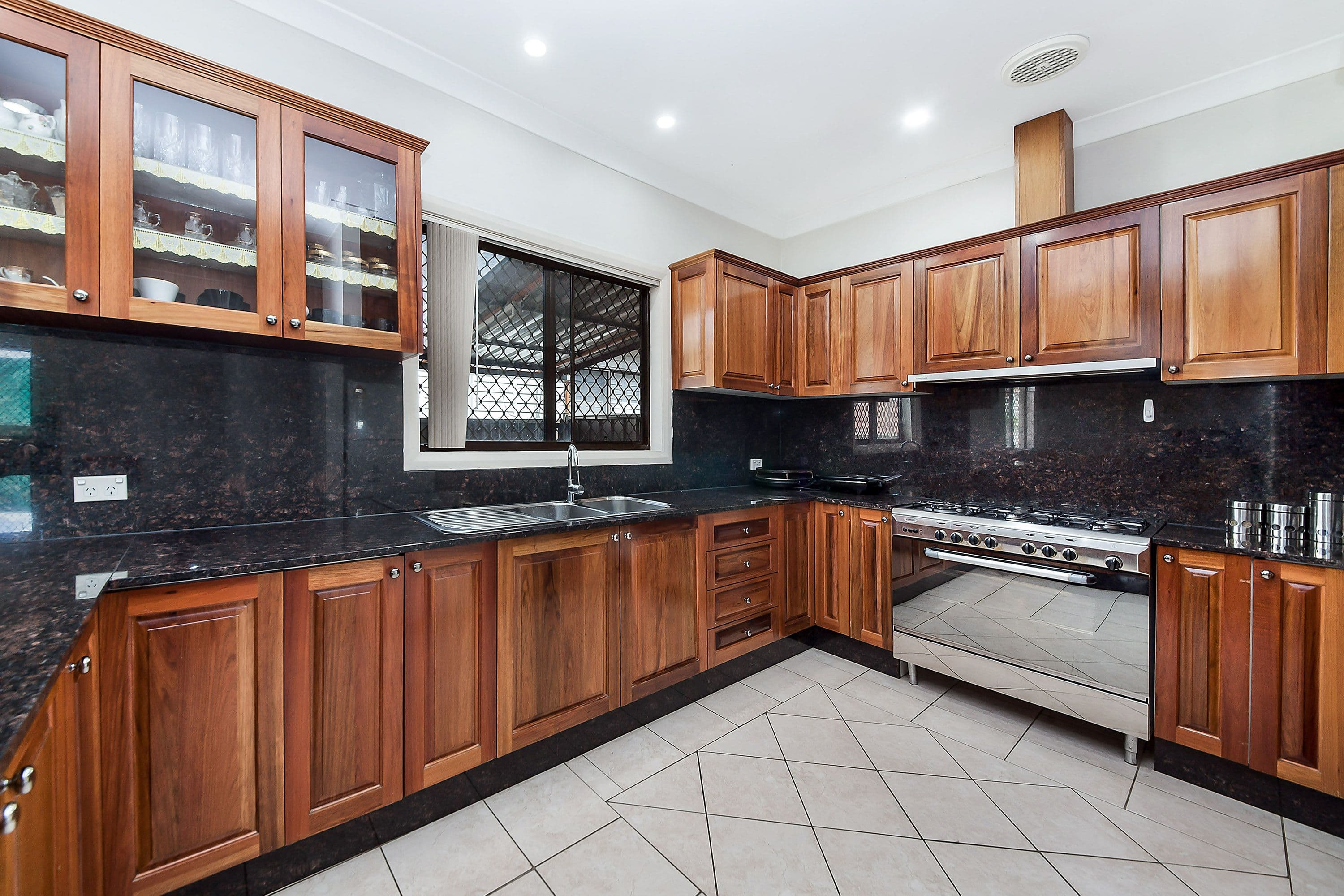 183 Noble Avenue, Greenacre - Thumbnail 3