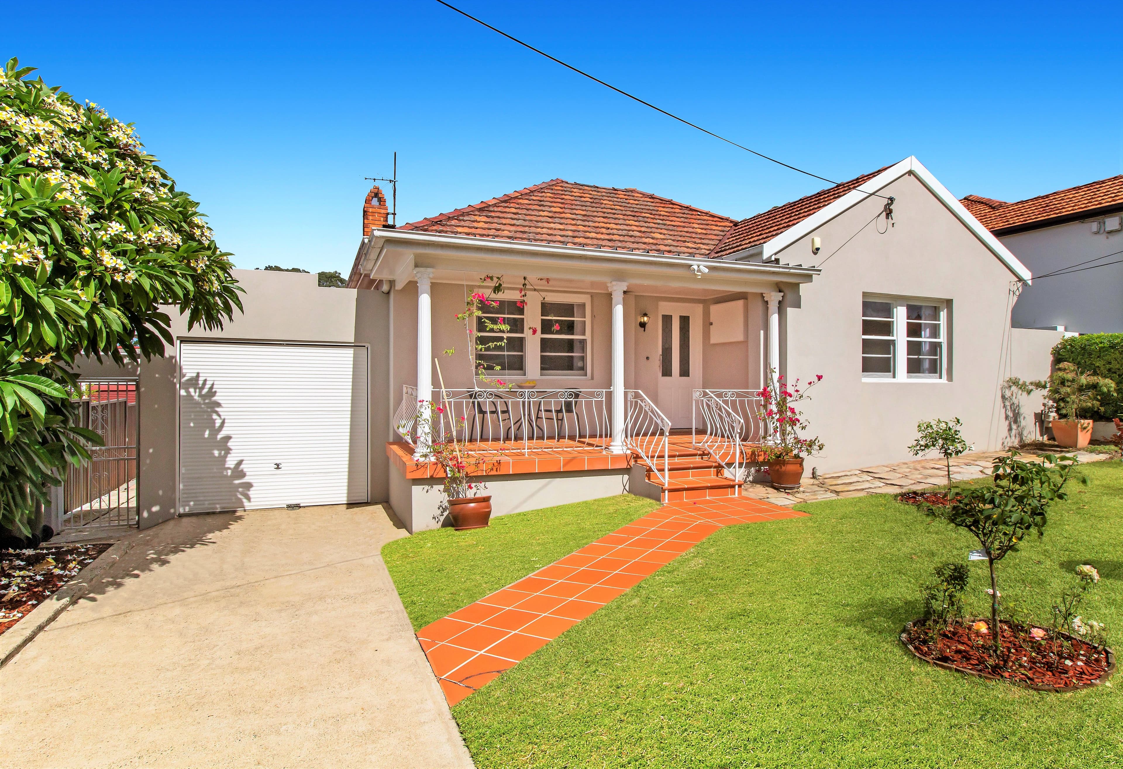 106 Charles Street, Putney - Image 1