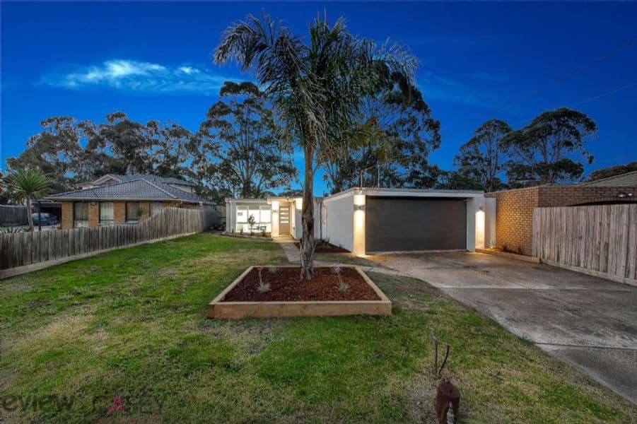15 Farrer Close, Cranbourne - Image 1