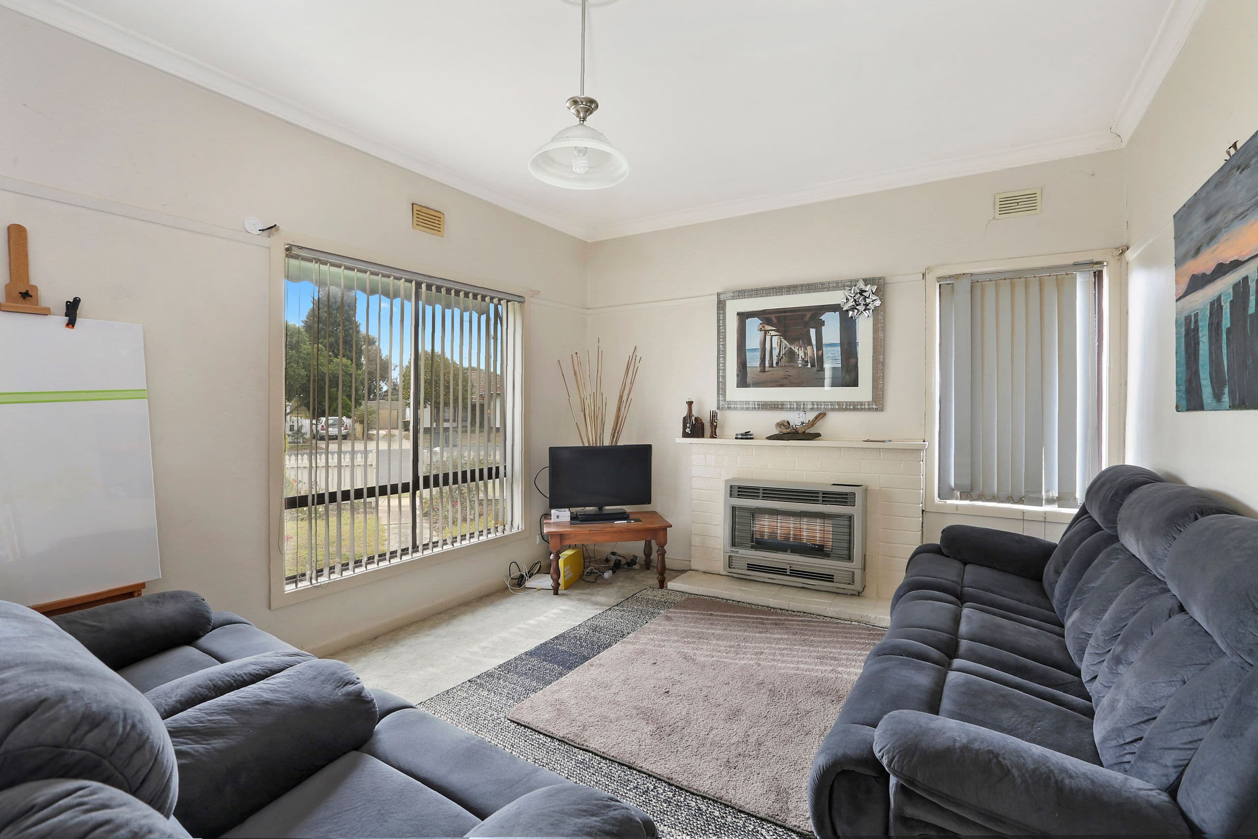 2 Birdsey Street, Thomson VIC 3219, Thomson - Thumbnail 2