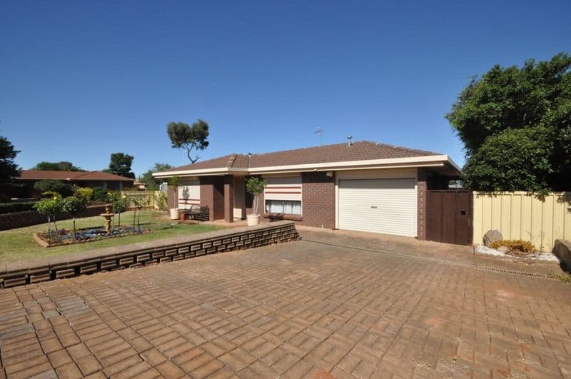 1 Seville Court, CRAIGMORE SA 5114, Craigmore - Image 1