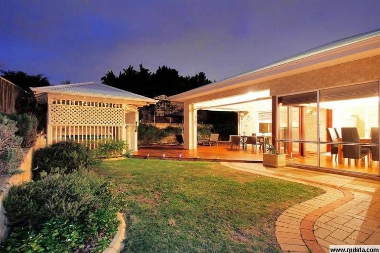 8 Marbella Drive, HILLARYS WA 6025, Hillarys - Thumbnail 2