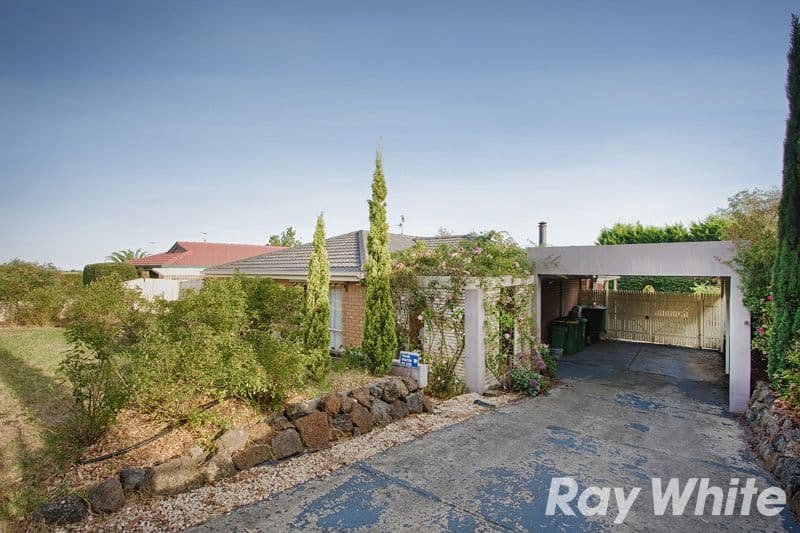18 Leigh Drive, PAKENHAM VIC 3810, Pakenham - Image 1