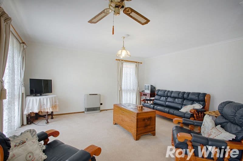 18 Leigh Drive, PAKENHAM VIC 3810, Pakenham - Thumbnail 4