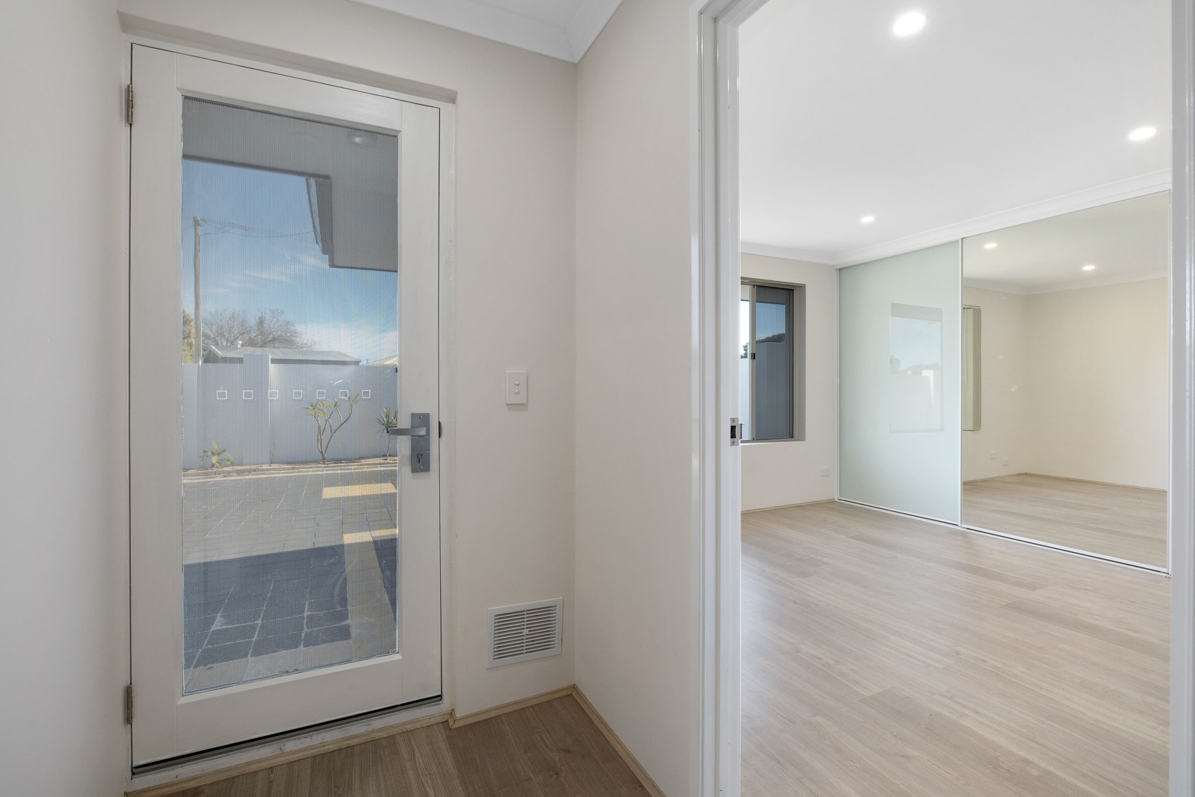 4 Yenisey Crescent, Beechboro WA 6063, Beechboro - Thumbnail 4