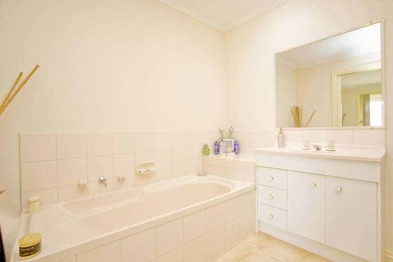 34 Cranbourne Drive, CORIO VIC 3214, Corio - Thumbnail 4