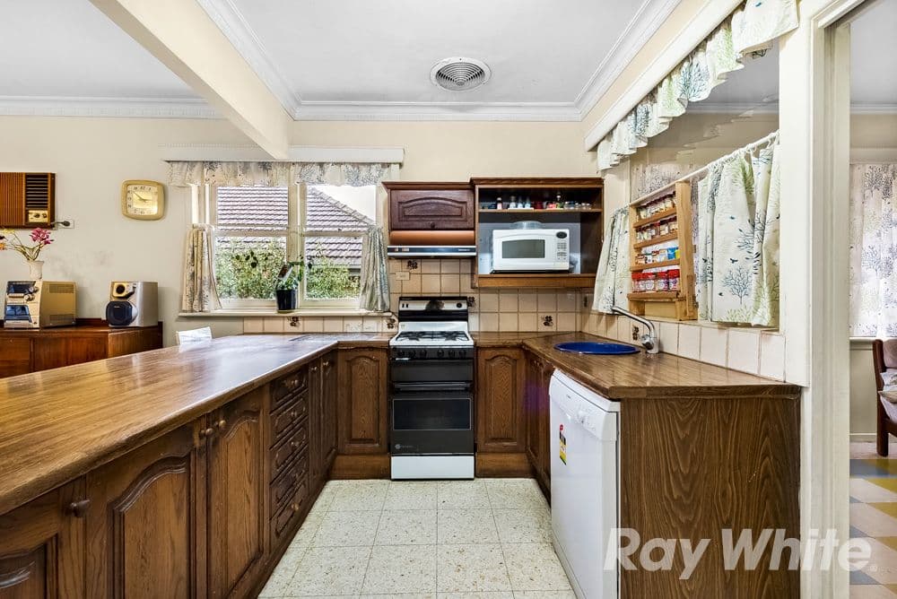 8 Durward Avenue, Glen Waverley VIC 3150, Glen Waverley - Thumbnail 3