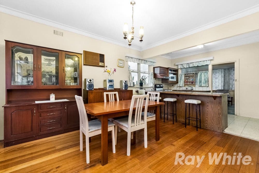 8 Durward Avenue, Glen Waverley VIC 3150, Glen Waverley - Thumbnail 4