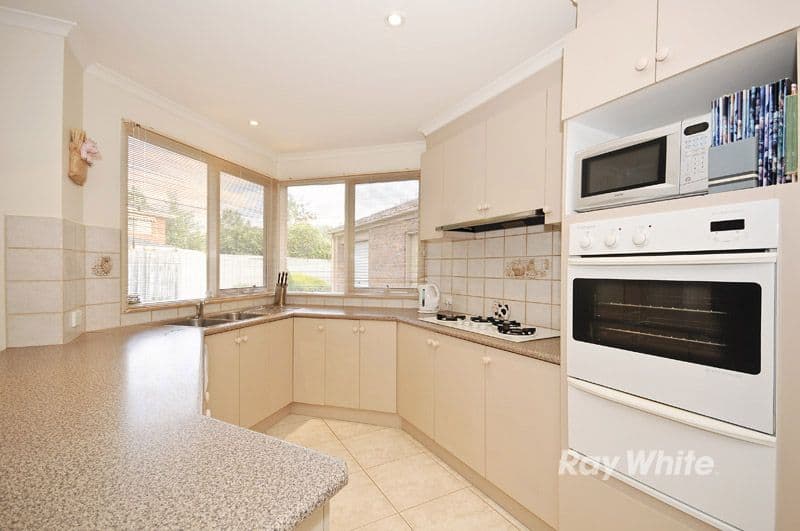 34 Mosman Close, WANTIRNA SOUTH VIC 3152, Wantirna South - Thumbnail 2