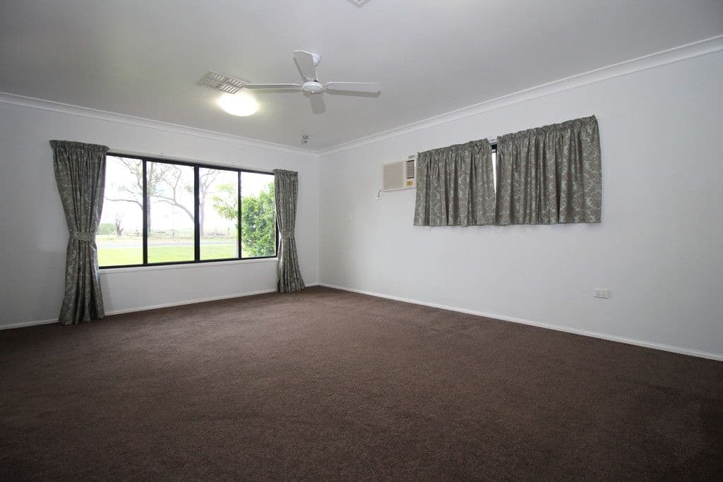 2 Pressler Road, Emerald QLD 4720, Emerald - Thumbnail 8