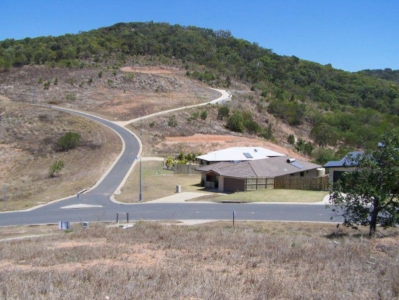 18 Cook Avenue, YEPPOON QLD 4703, Yeppoon - Thumbnail 2