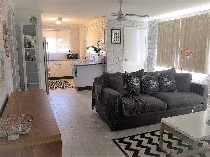 39 Brighton Street, Biggera Waters QLD 4216, Biggera Waters - Thumbnail 2