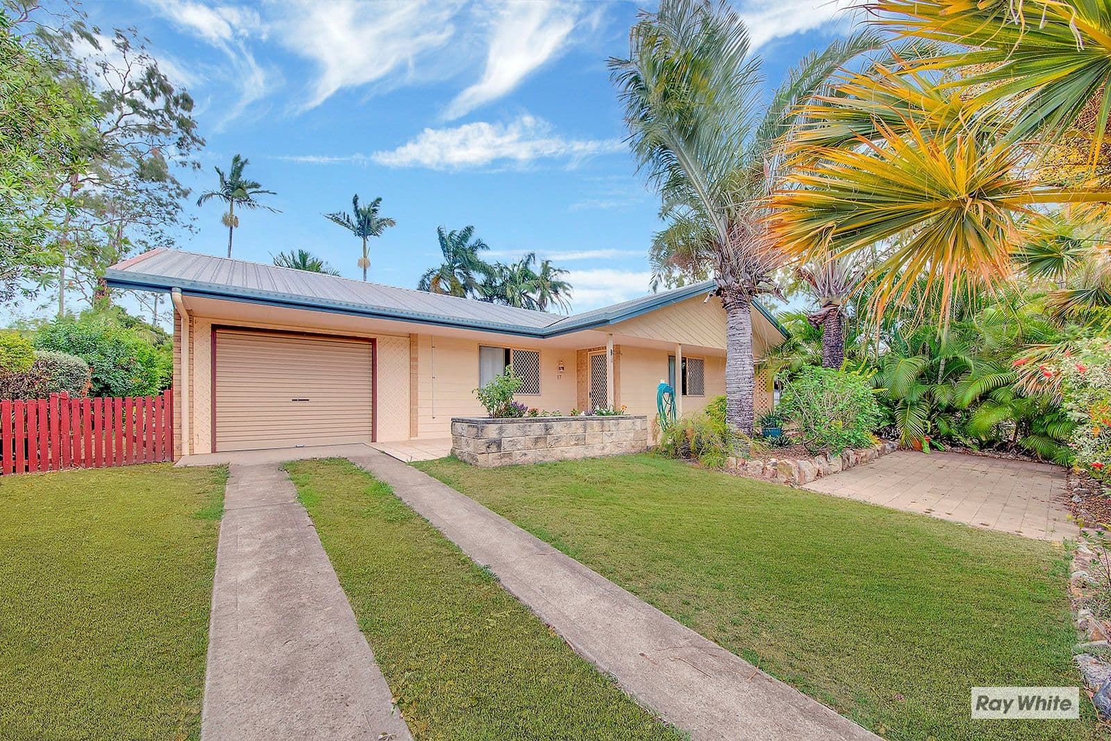 17 Joyce Avenue, Lammermoor QLD 4703, Lammermoor - Image 1
