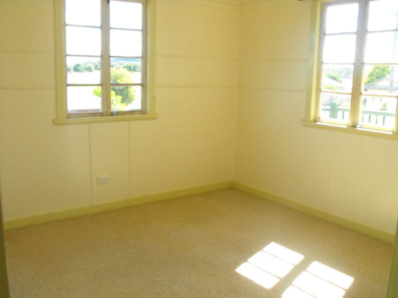 13 Kefford Street, KINGAROY QLD 4610, Kingaroy - Thumbnail 8