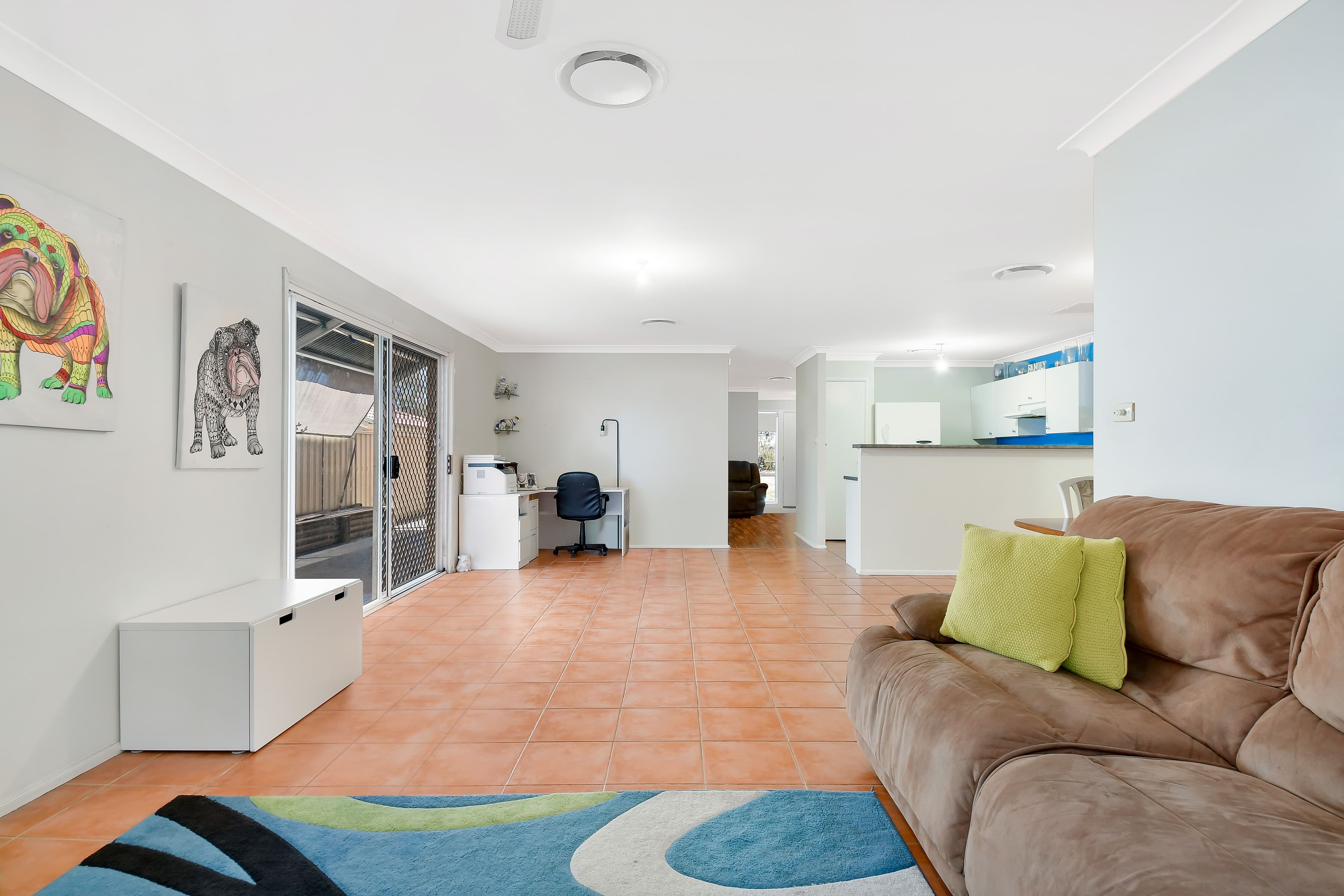 28 Spence Place, St Helens Park - Thumbnail 4