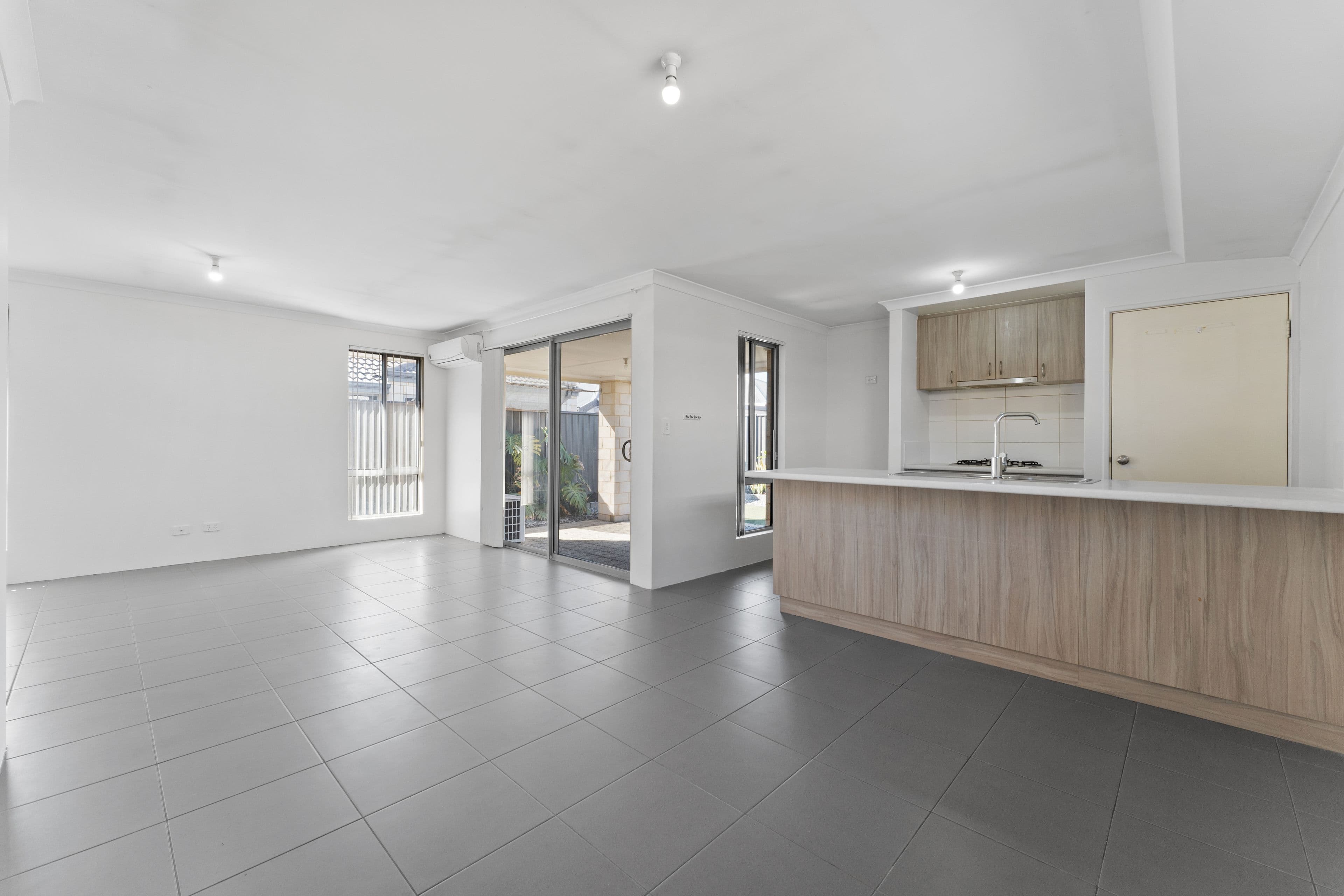 60 Boorabbin Drive, Baldivis WA 6171, Baldivis - Thumbnail 2