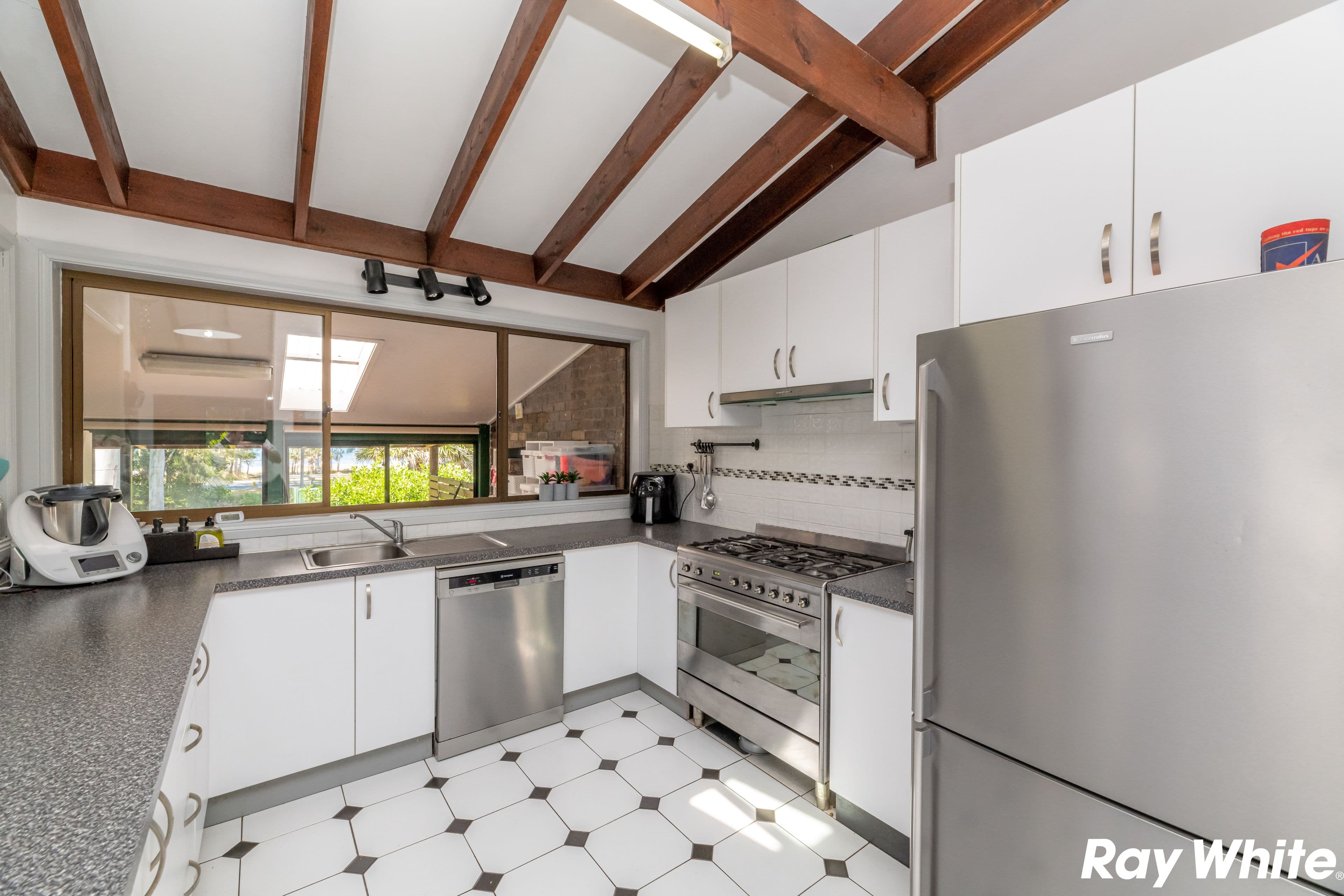 10 Windsor Street, Tarbuck Bay NSW 2428, Tarbuck Bay - Thumbnail 4