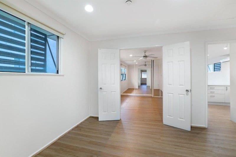 528 Marine Parade, Biggera Waters QLD 4216, Biggera Waters - Thumbnail 4